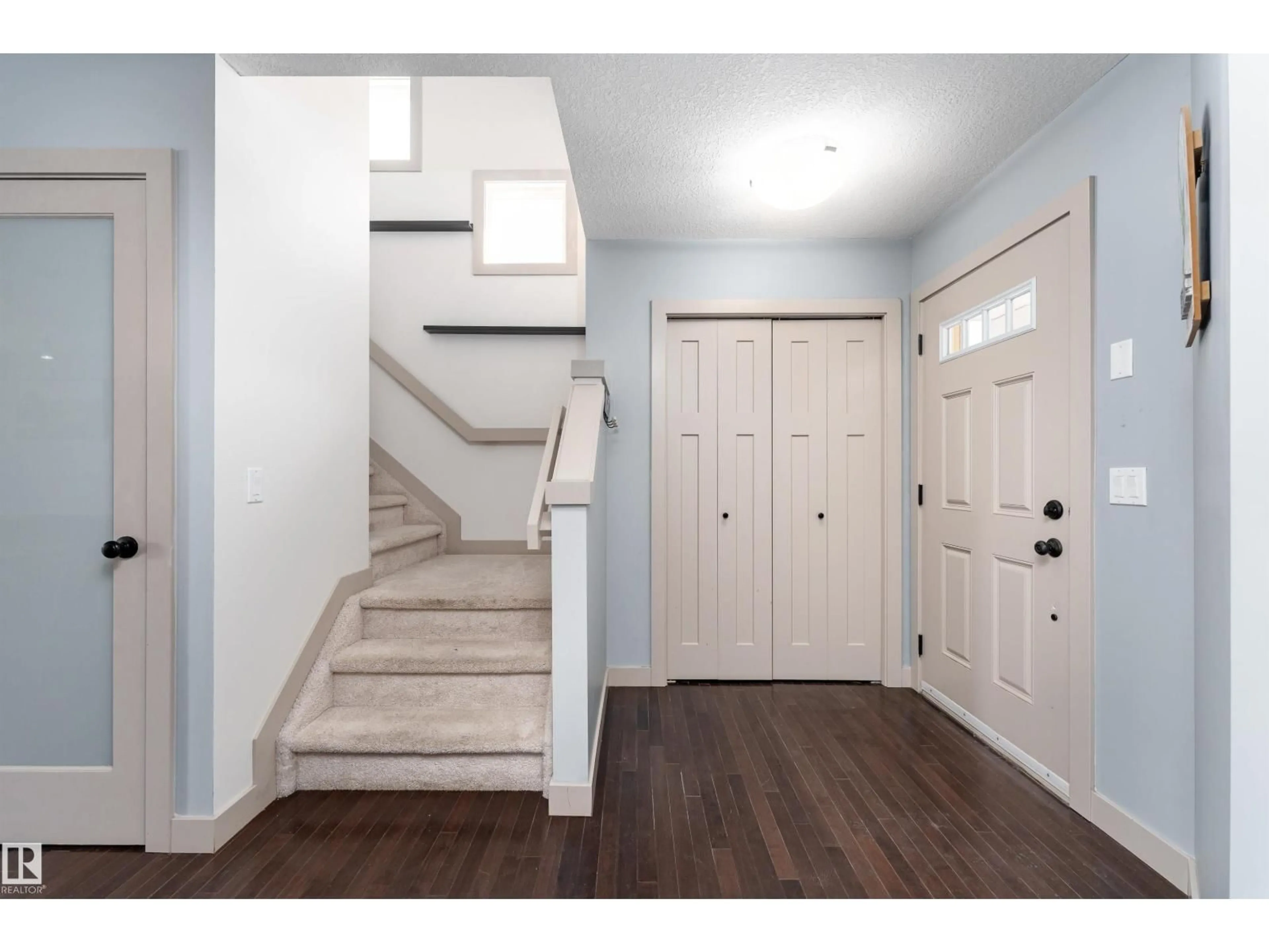 Indoor entryway for 152 RADCLIFFE WD, Fort Saskatchewan Alberta T8L0S9