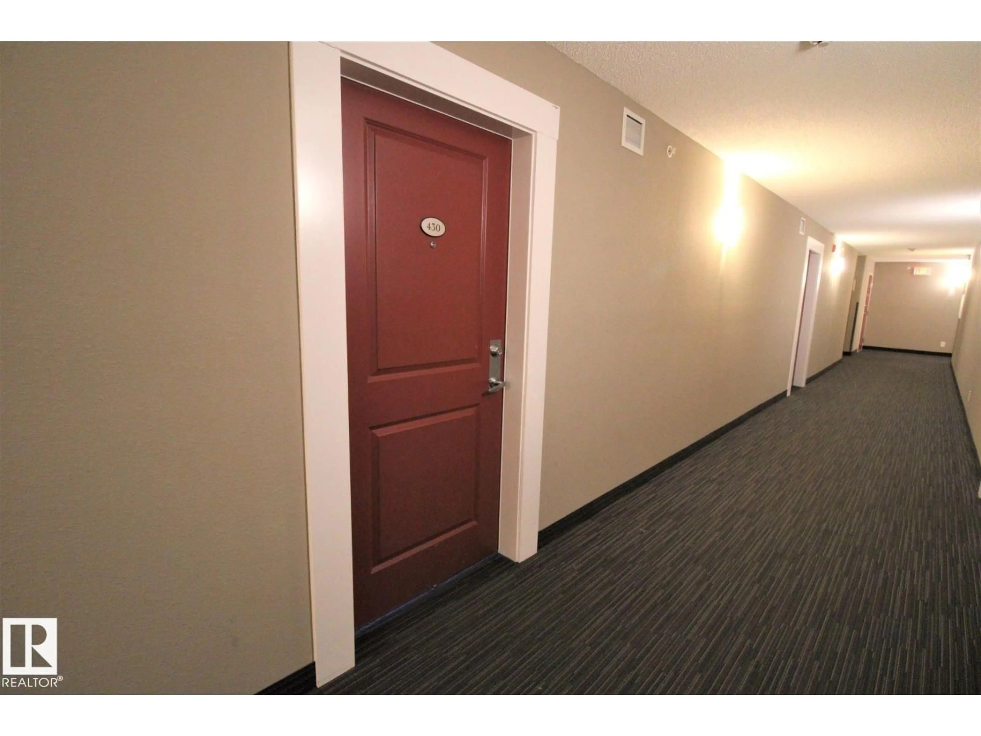 Indoor foyer for 430 - 5515 7 AV SW, Edmonton Alberta T6X2A8