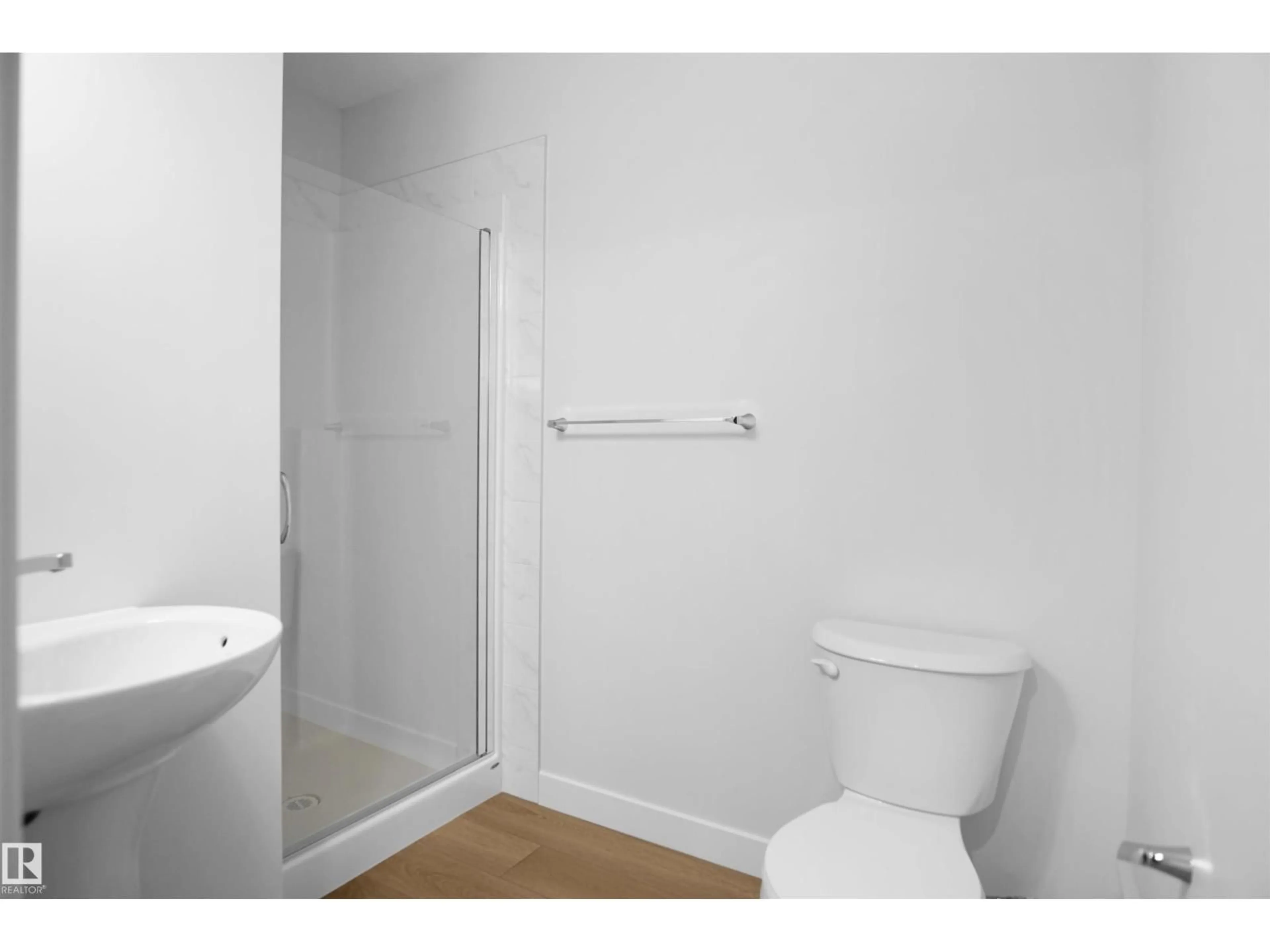 Standard bathroom, unknown for 5143 RIVER'S EDGE WY, Edmonton Alberta T6M3B6