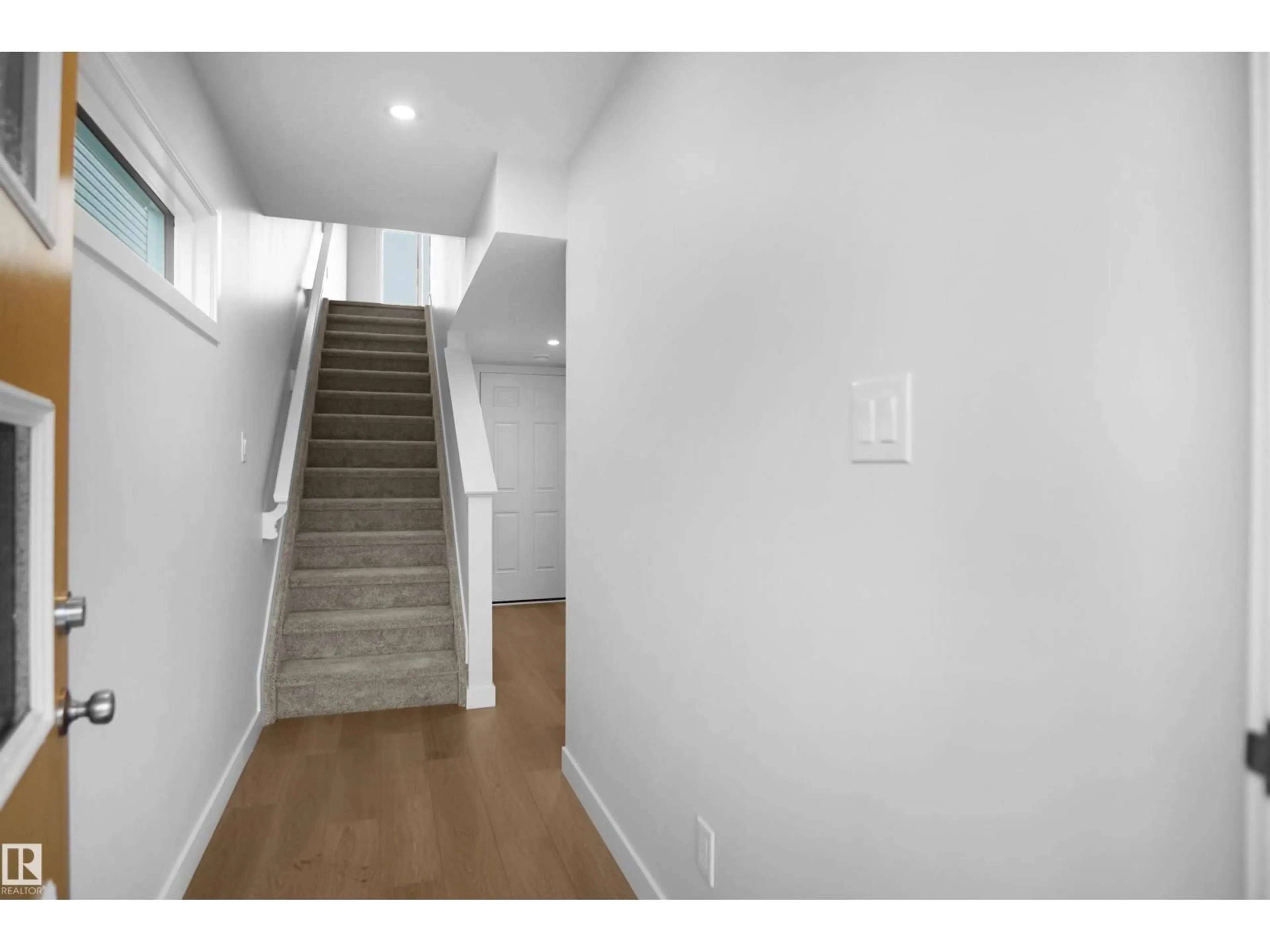 Stairs for 5145 RIVER'S EDGE WY, Edmonton Alberta T6M3B6