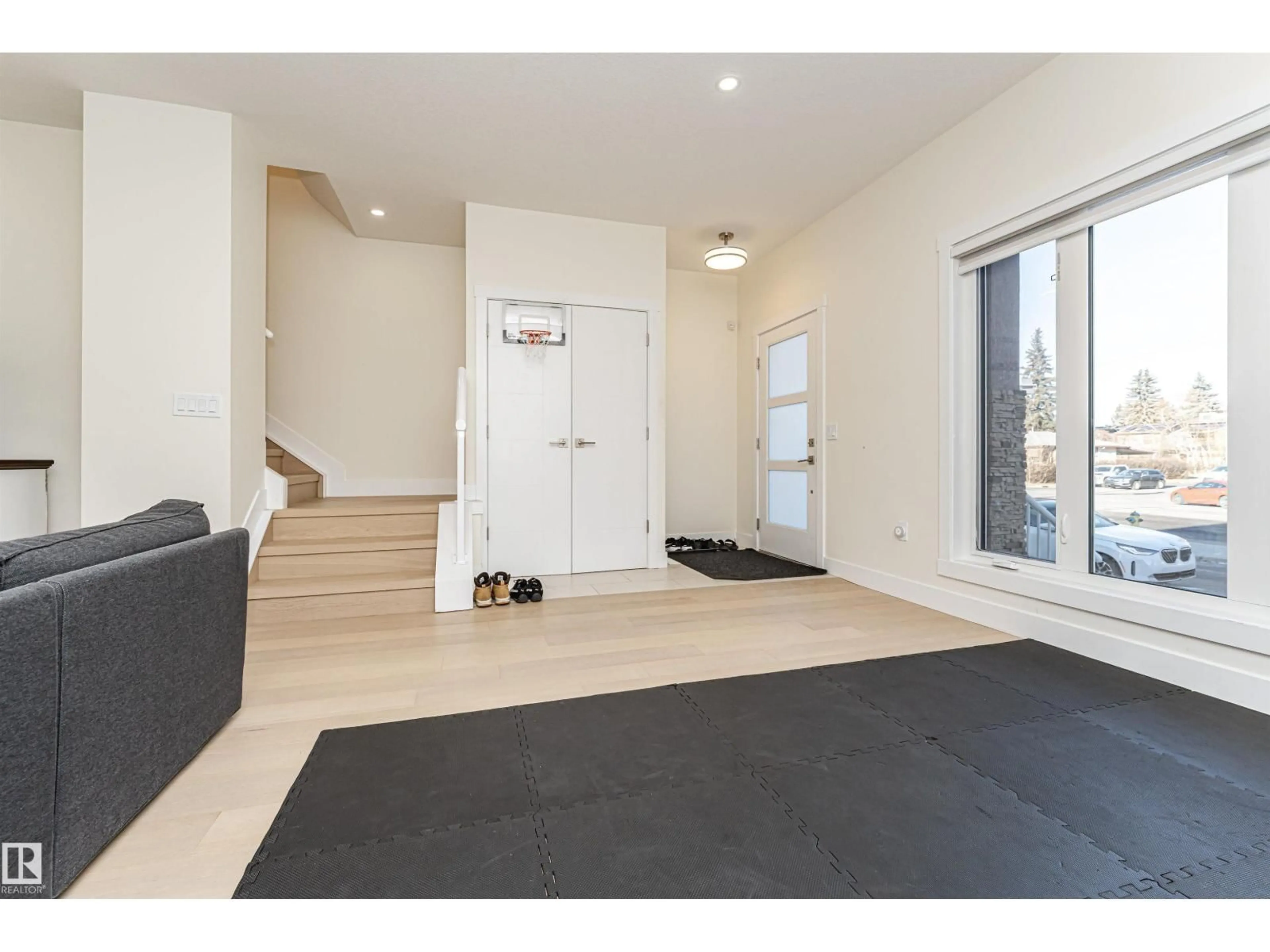 Unknown for #2 - 11569 UNIVERSITY AV, Edmonton Alberta T6G1Z4