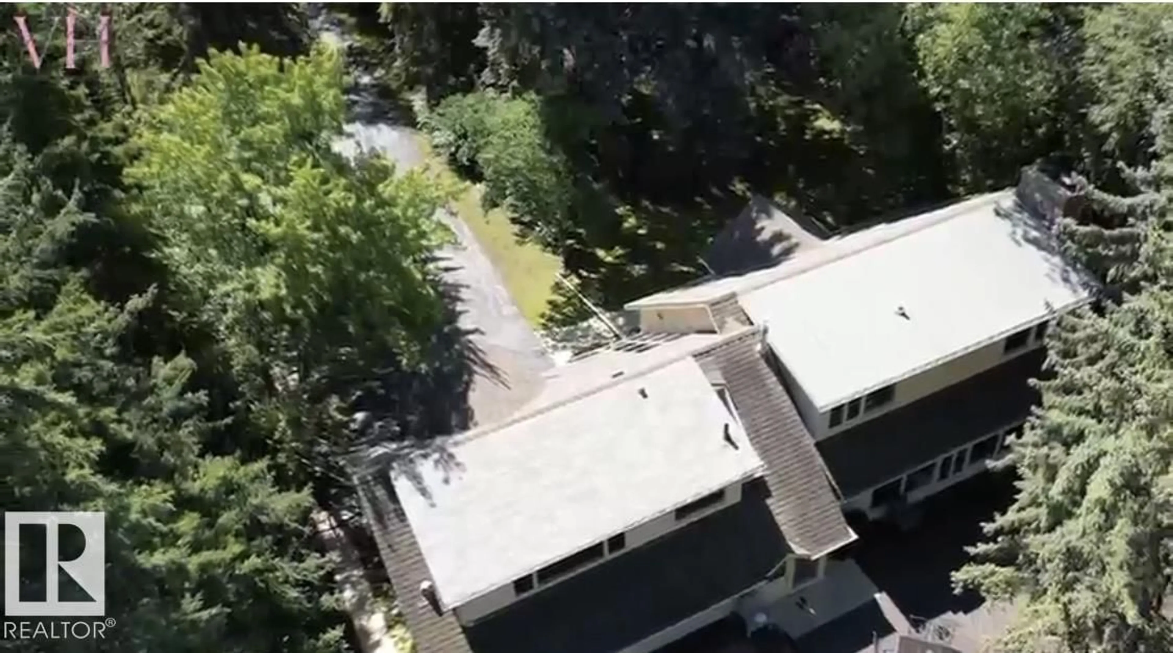 A pic from outside/outdoor area/front of a property/back of a property/a pic from drone, city buildings view from balcony for NW - 14 WEDGEWOOD CR, Edmonton Alberta T6M2N4