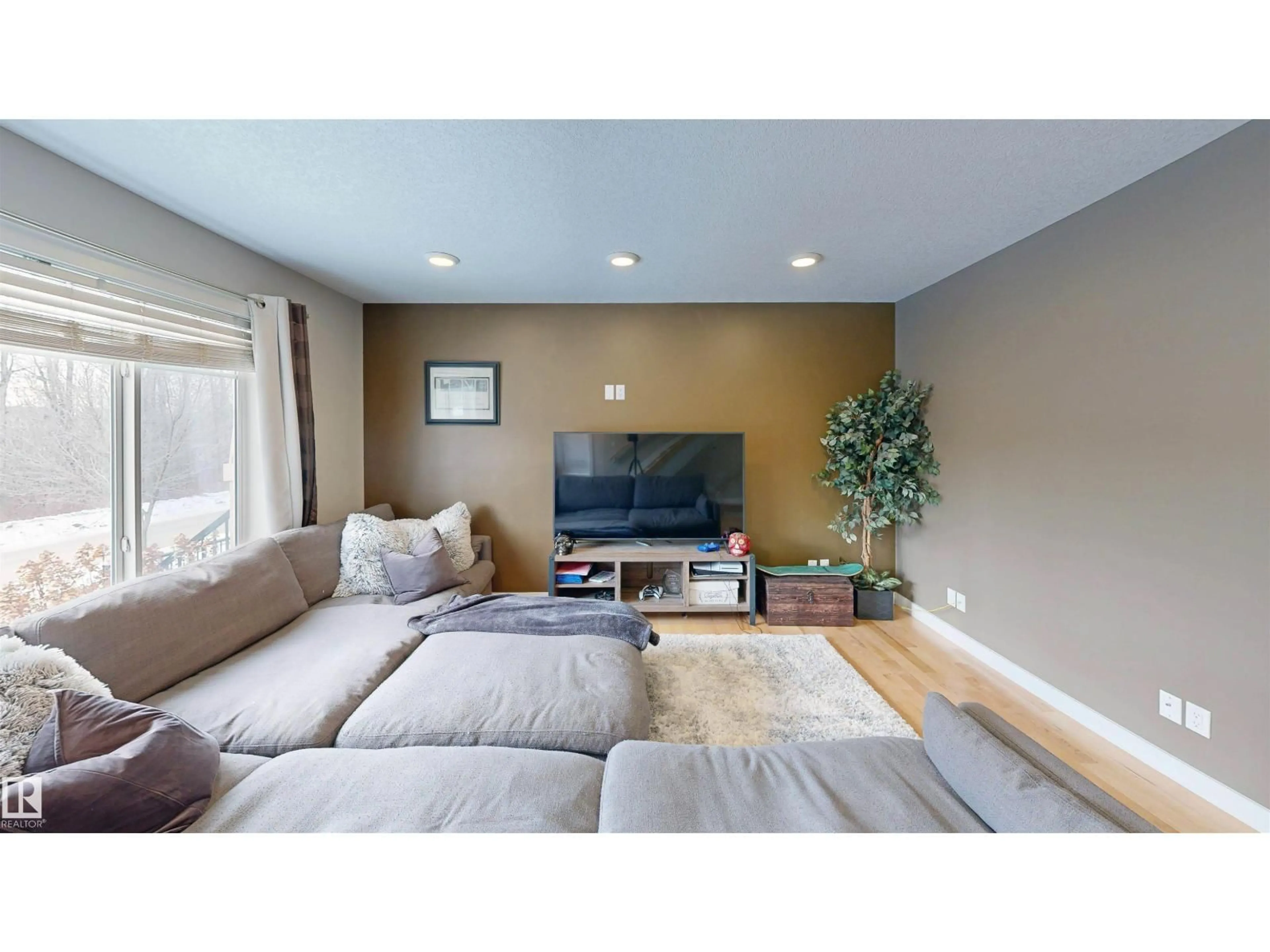 Living room with furniture, unknown for 8 - 9535 217 ST, Edmonton Alberta T5J4P5