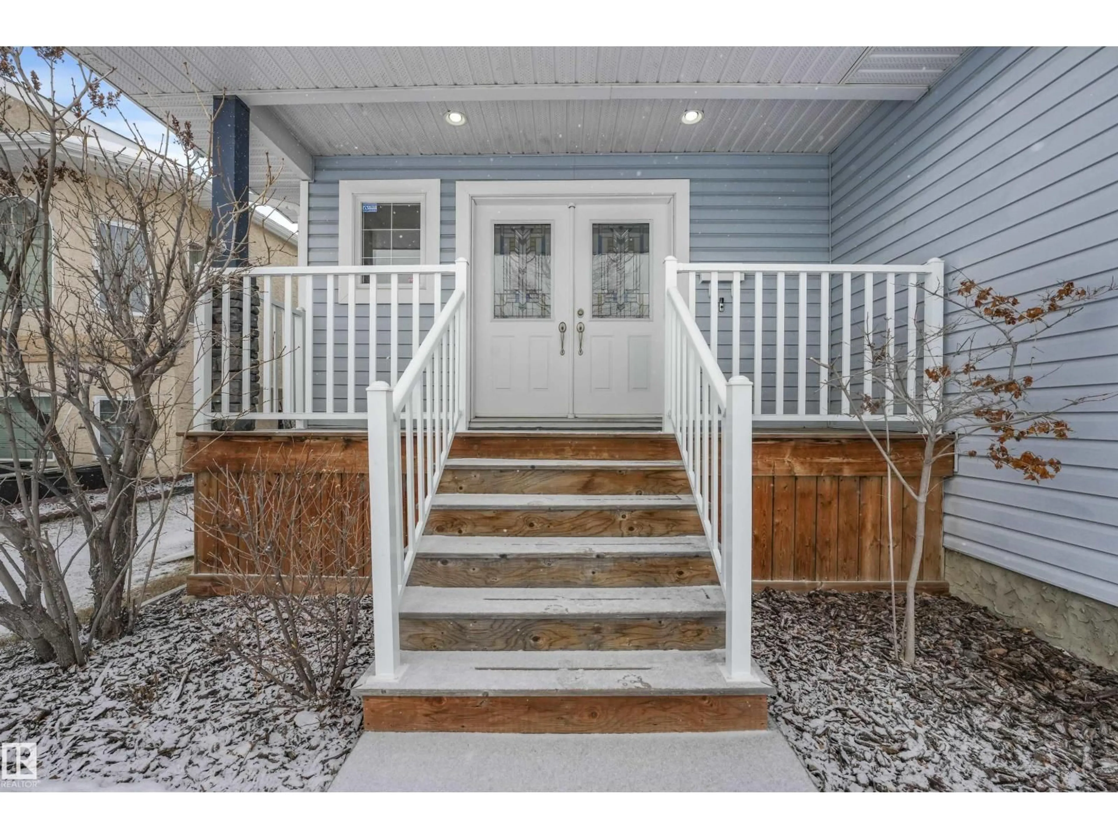 Indoor entryway for NW - 7420 161A AV, Edmonton Alberta T5Z3T1