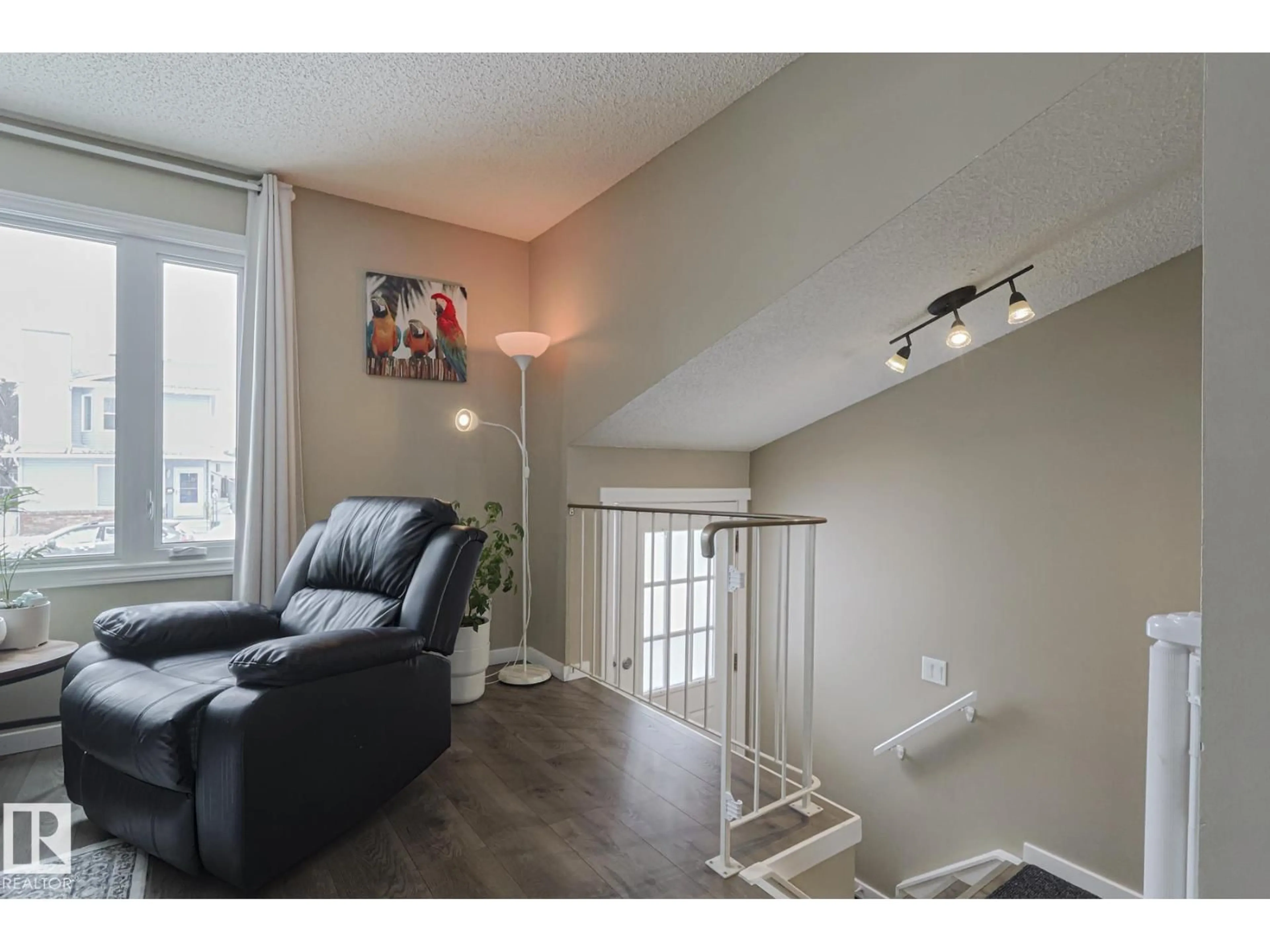 A pic of a room for 327 KIRKPATRICK CR, Edmonton Alberta T6L5C9