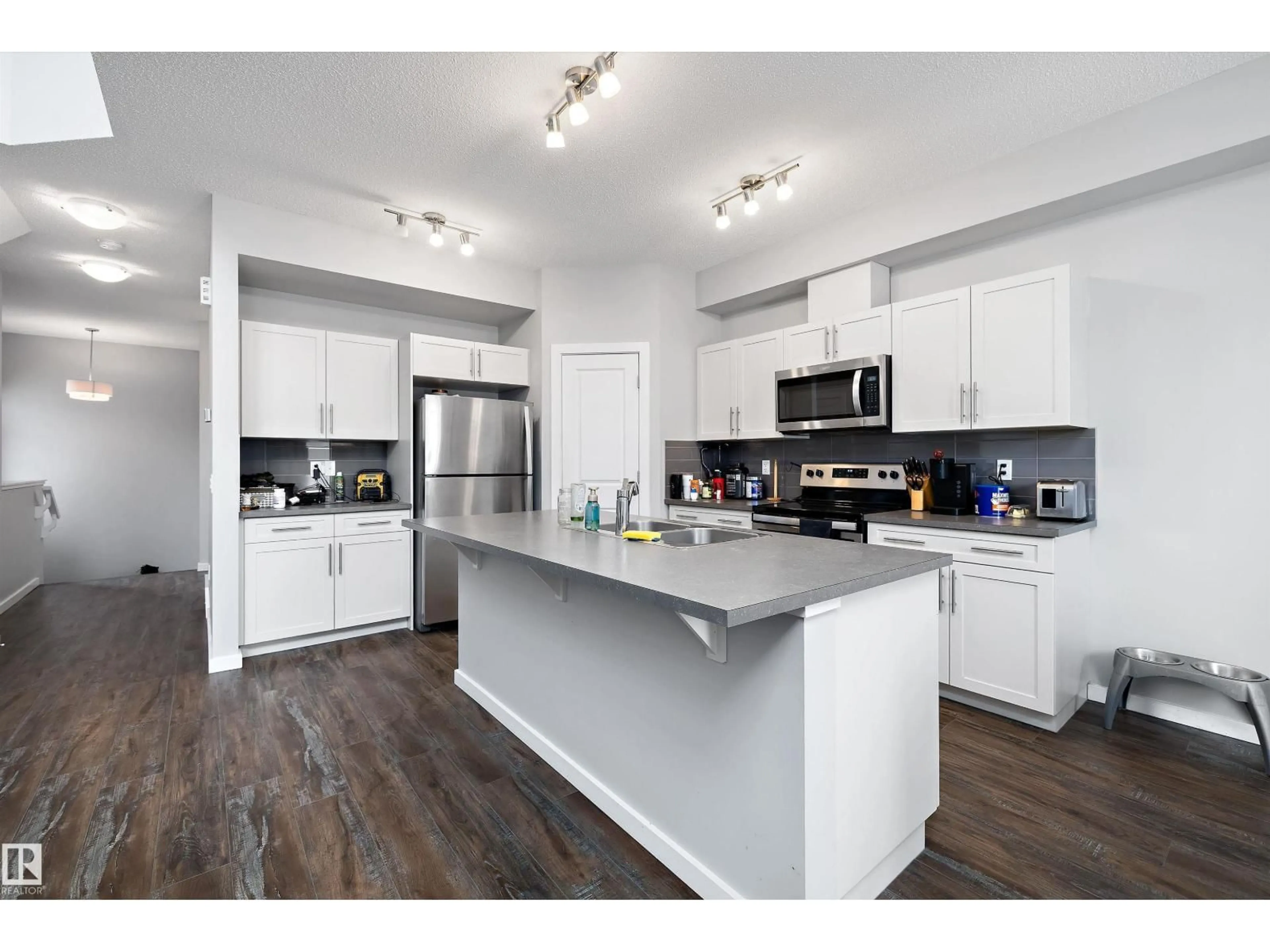 Open concept kitchen, unknown for 7 STOUT PL, Leduc Alberta T9E1K4