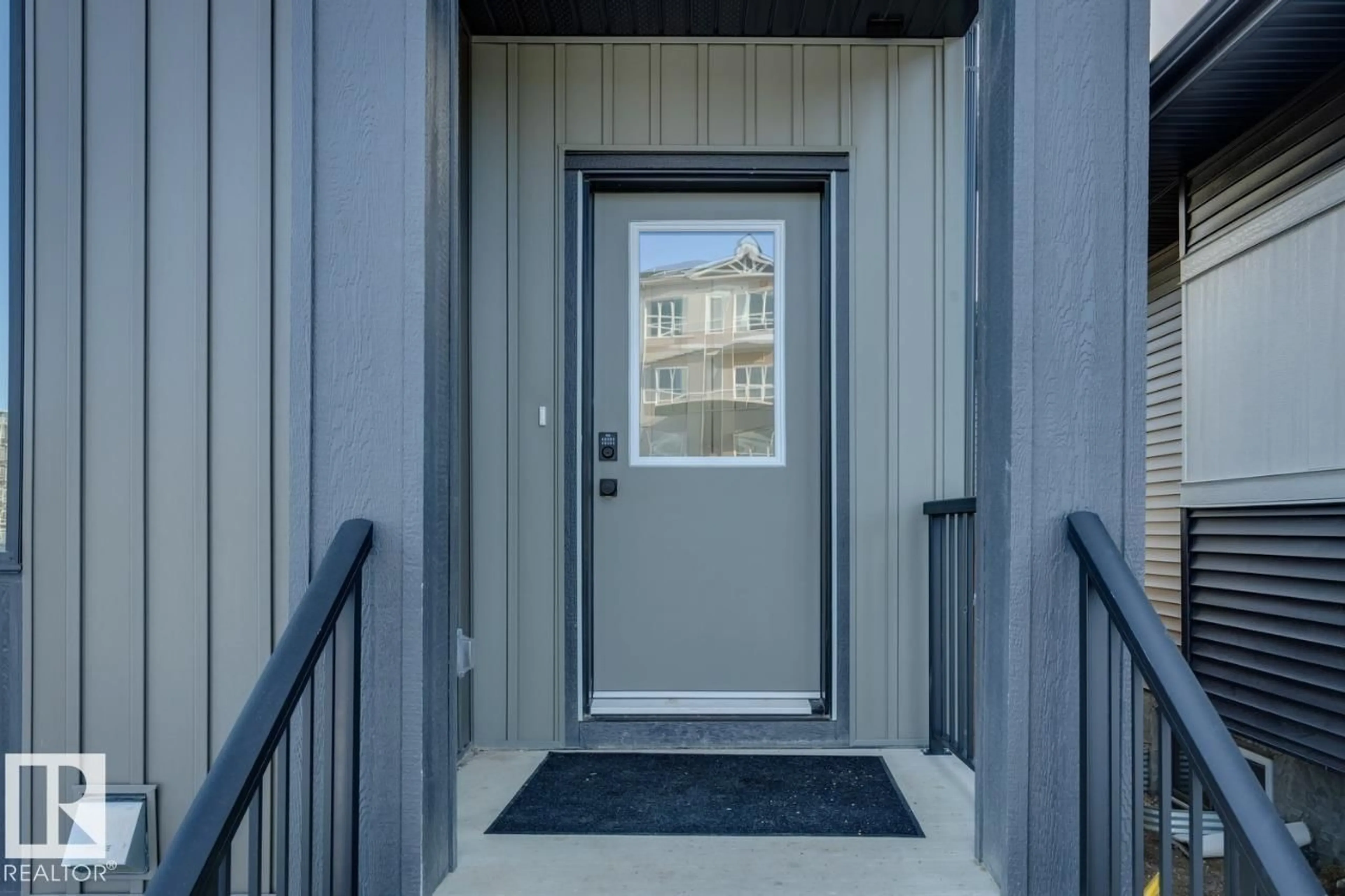 Indoor entryway for 309 RANKIN DR, St. Albert Alberta T8N7X3