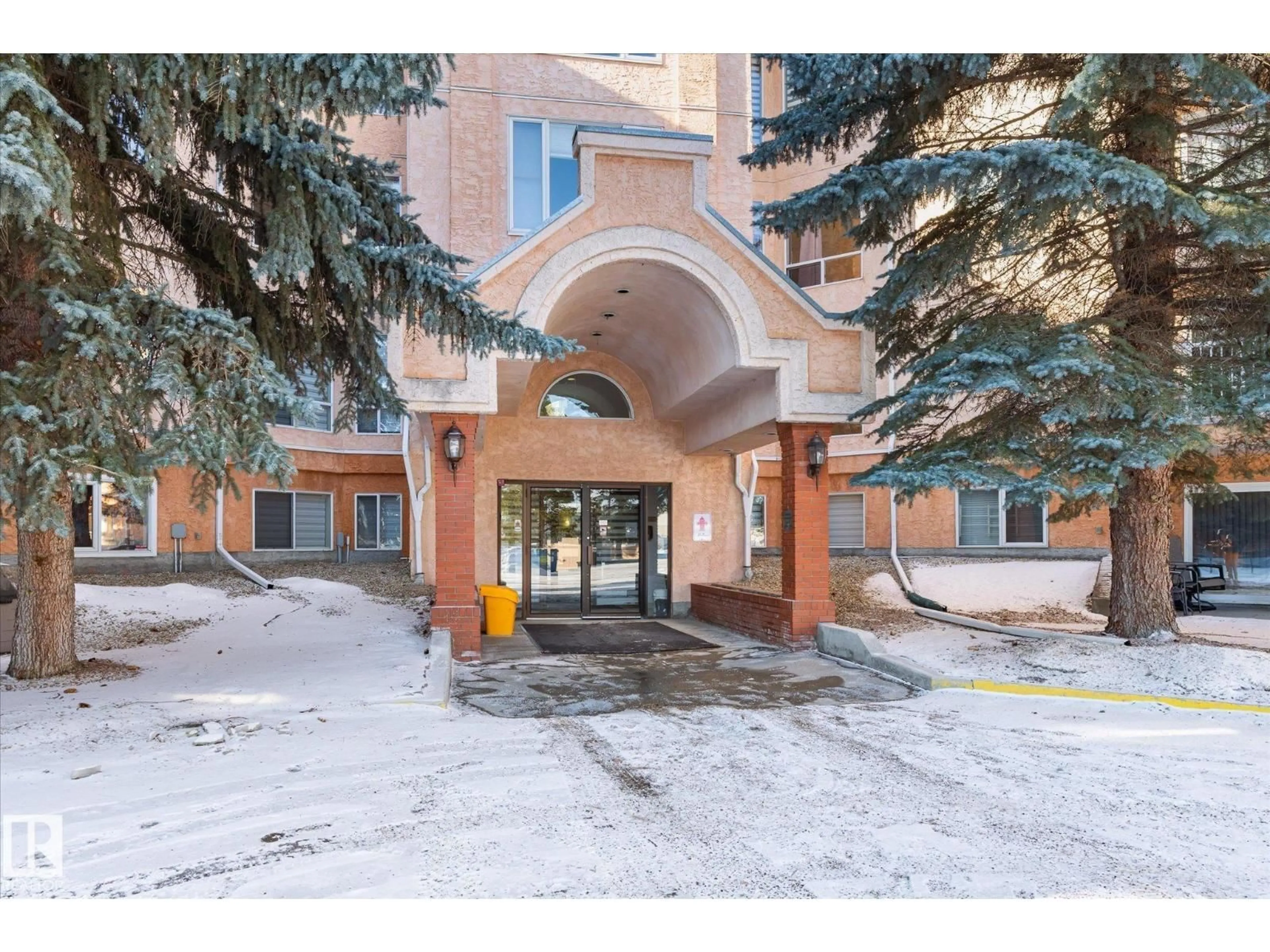 Indoor foyer for #305 - 10945 21 AV, Edmonton Alberta T6J6R3