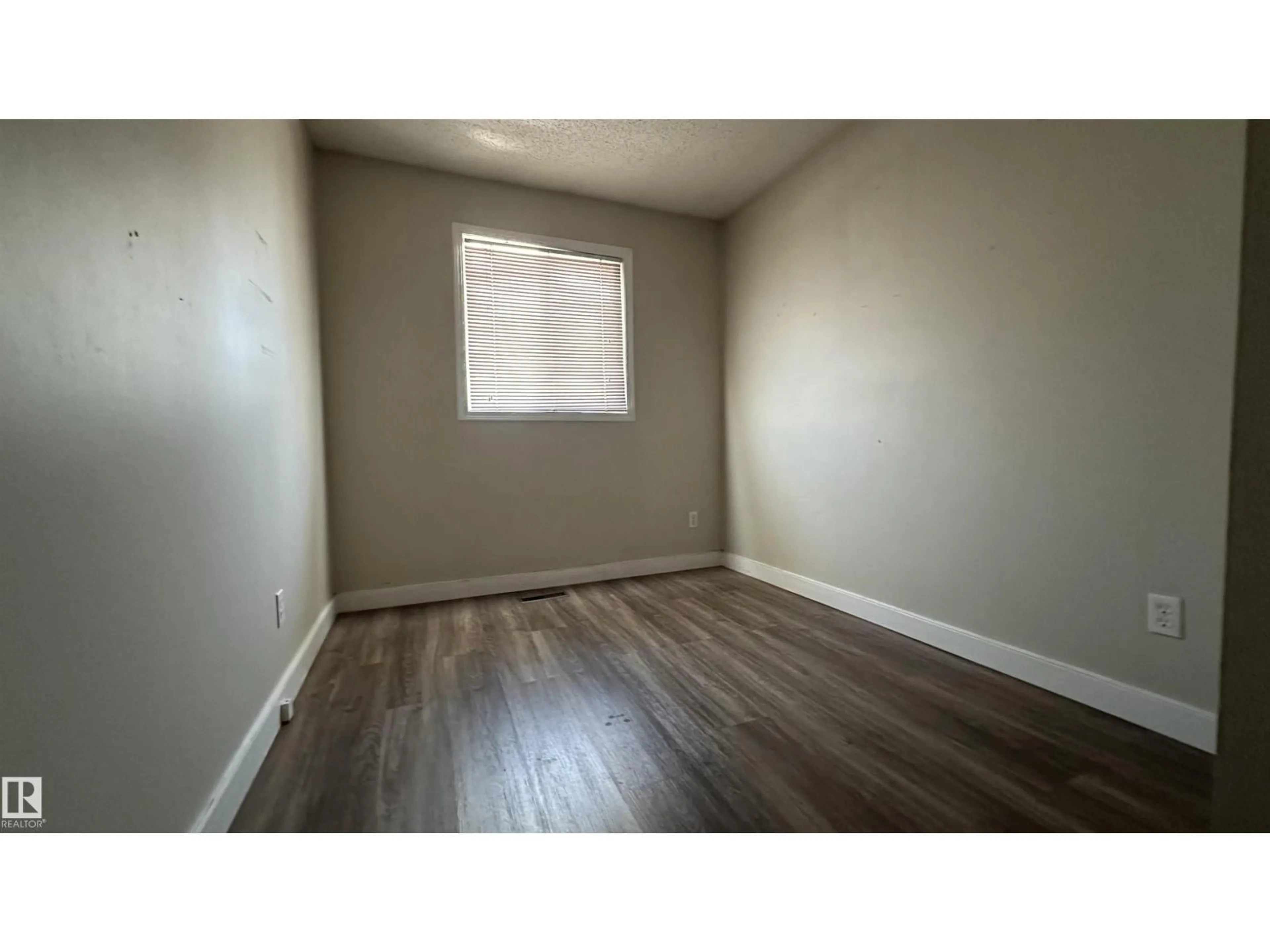 A pic of a room for 10343 172 AV, Edmonton Alberta T5X5C2