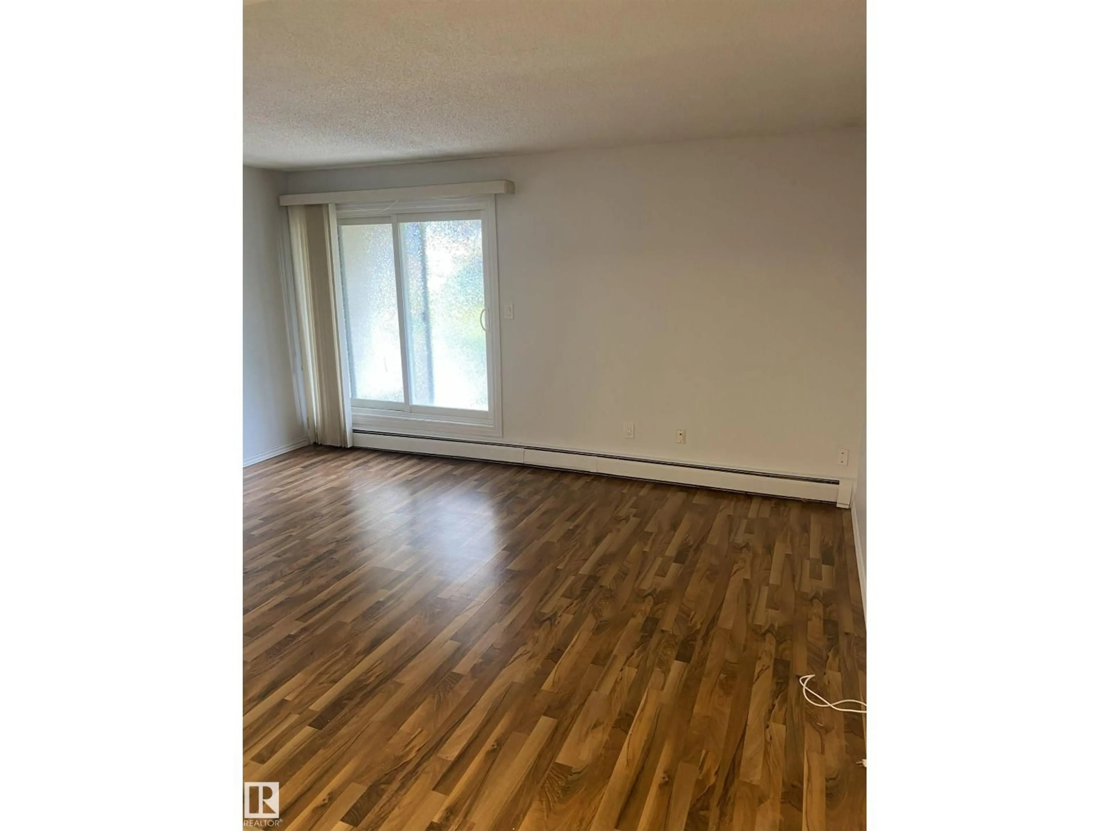 A pic of a room for 15 - 11245 31 AV, Edmonton Alberta T6J3V5