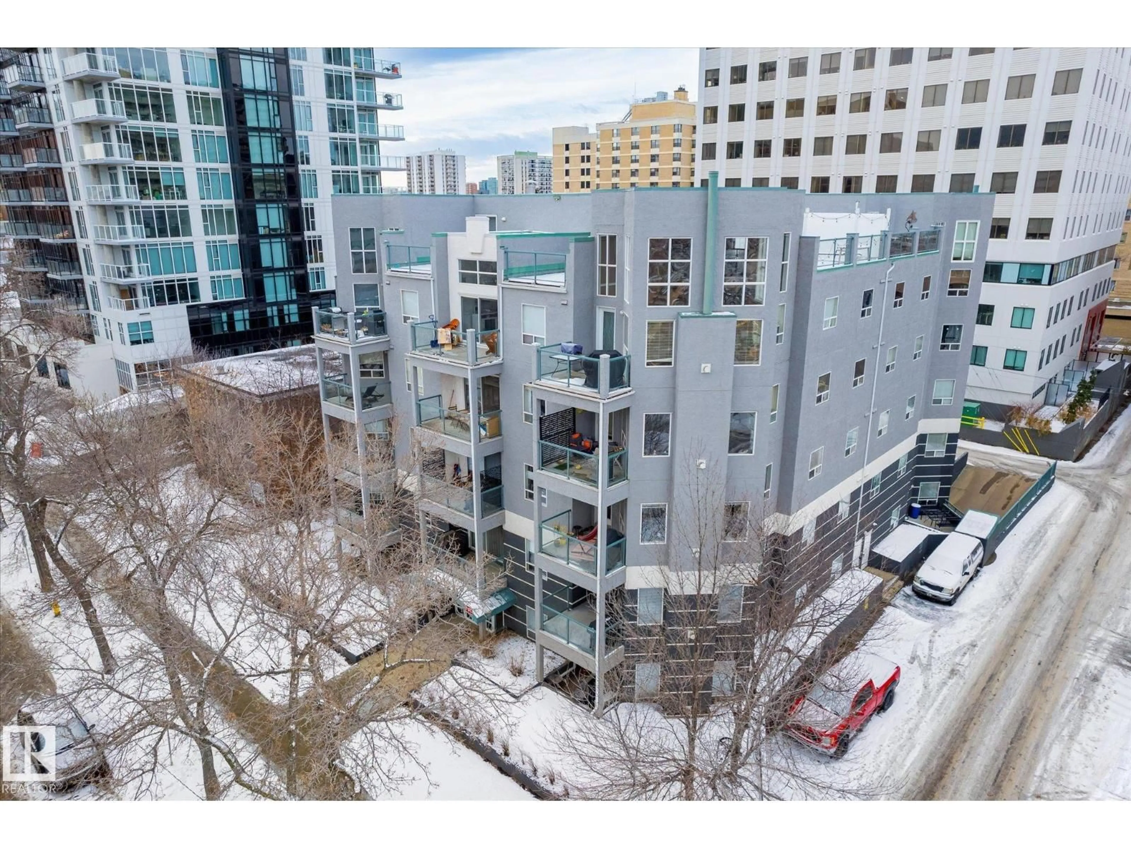 A pic from outside/outdoor area/front of a property/back of a property/a pic from drone, city buildings view from balcony for 506 - 10046 110 ST, Edmonton Alberta T5K2Y2
