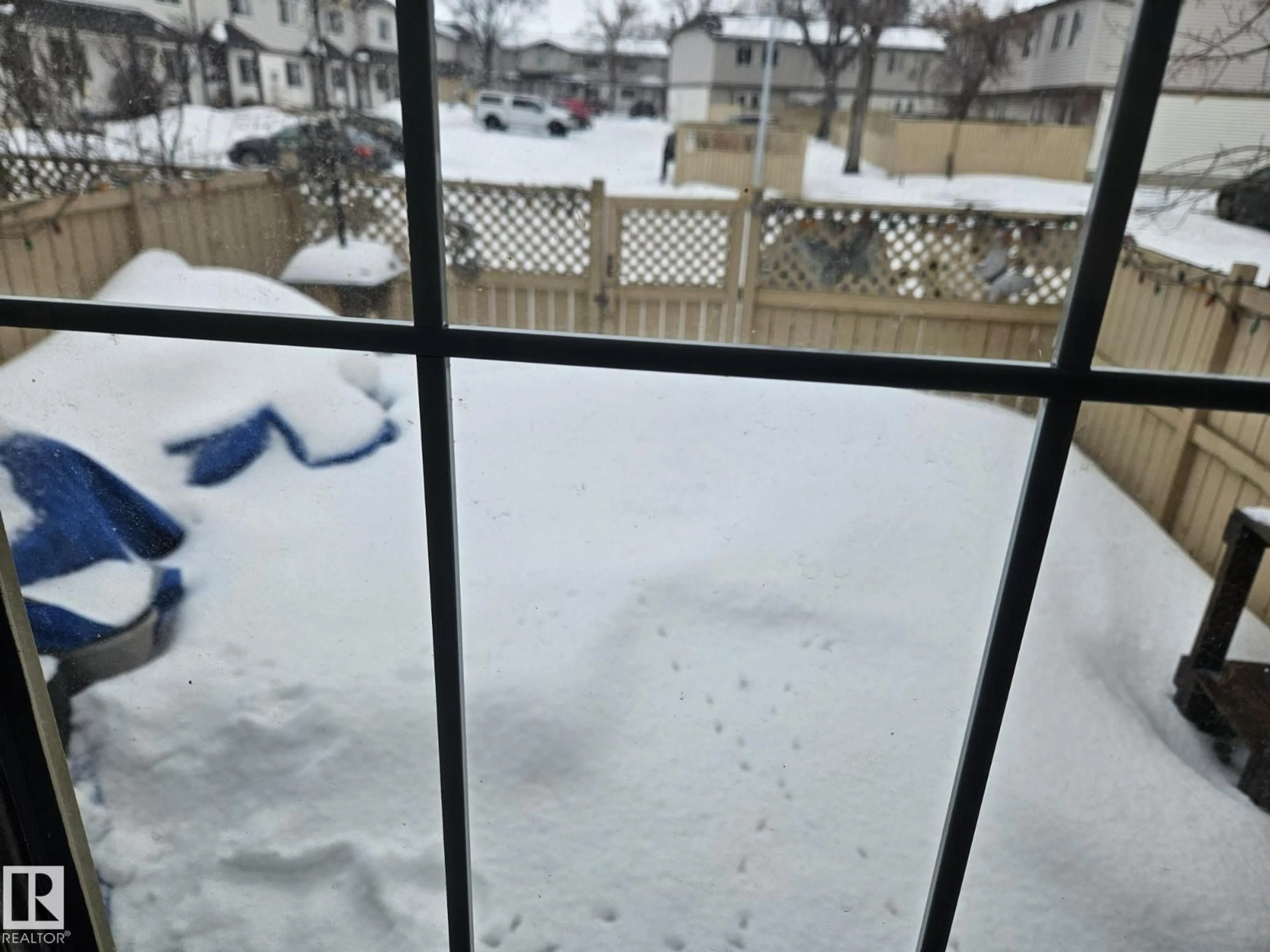 Patio, unknown for 5404 146 AV, Edmonton Alberta T5A4L6