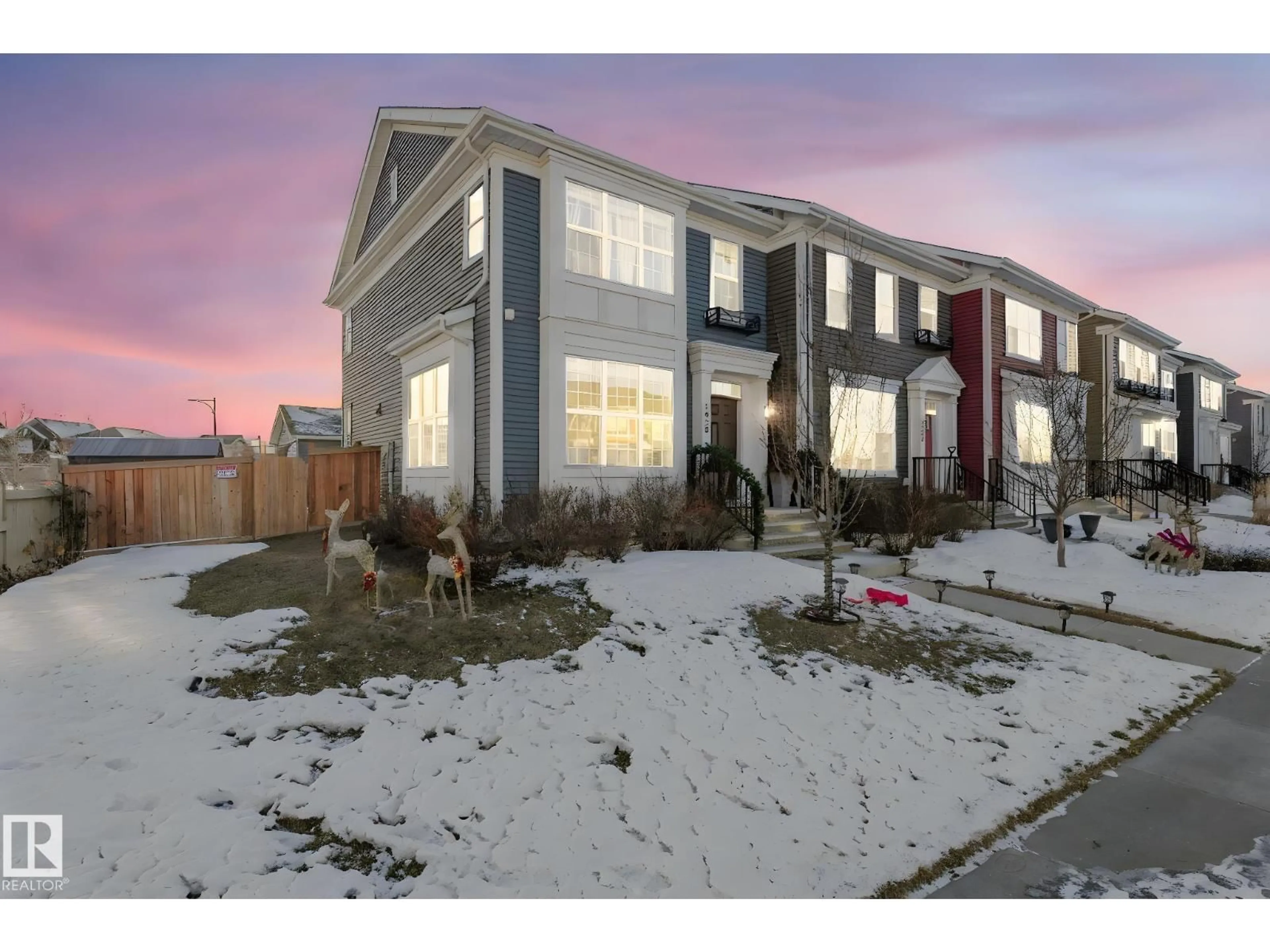 A pic from outside/outdoor area/front of a property/back of a property/a pic from drone, unknown for 1920 24 ST, Edmonton Alberta T6T2C9