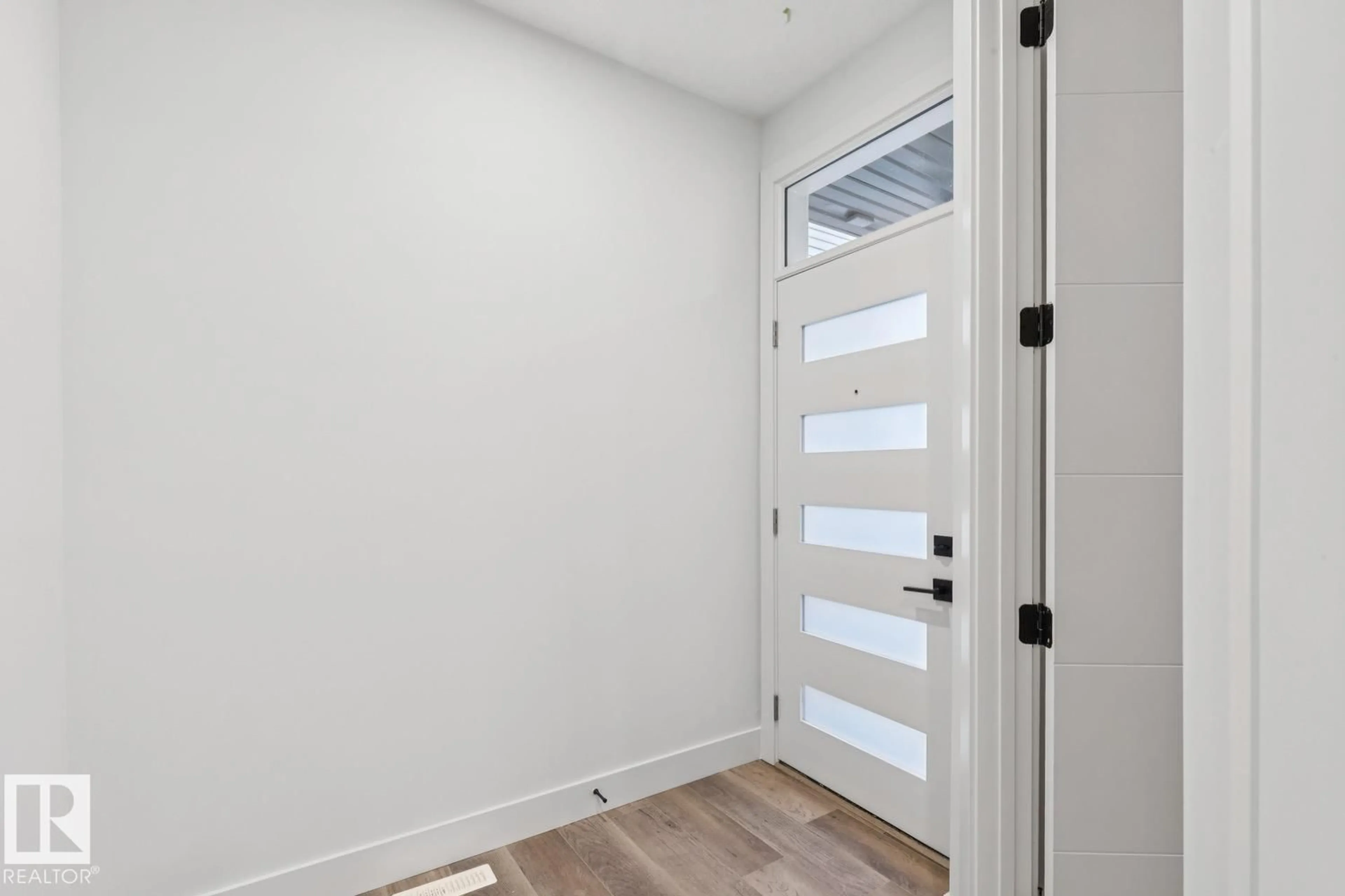 Indoor entryway for 3603 42 AV, Beaumont Alberta T4X3A7