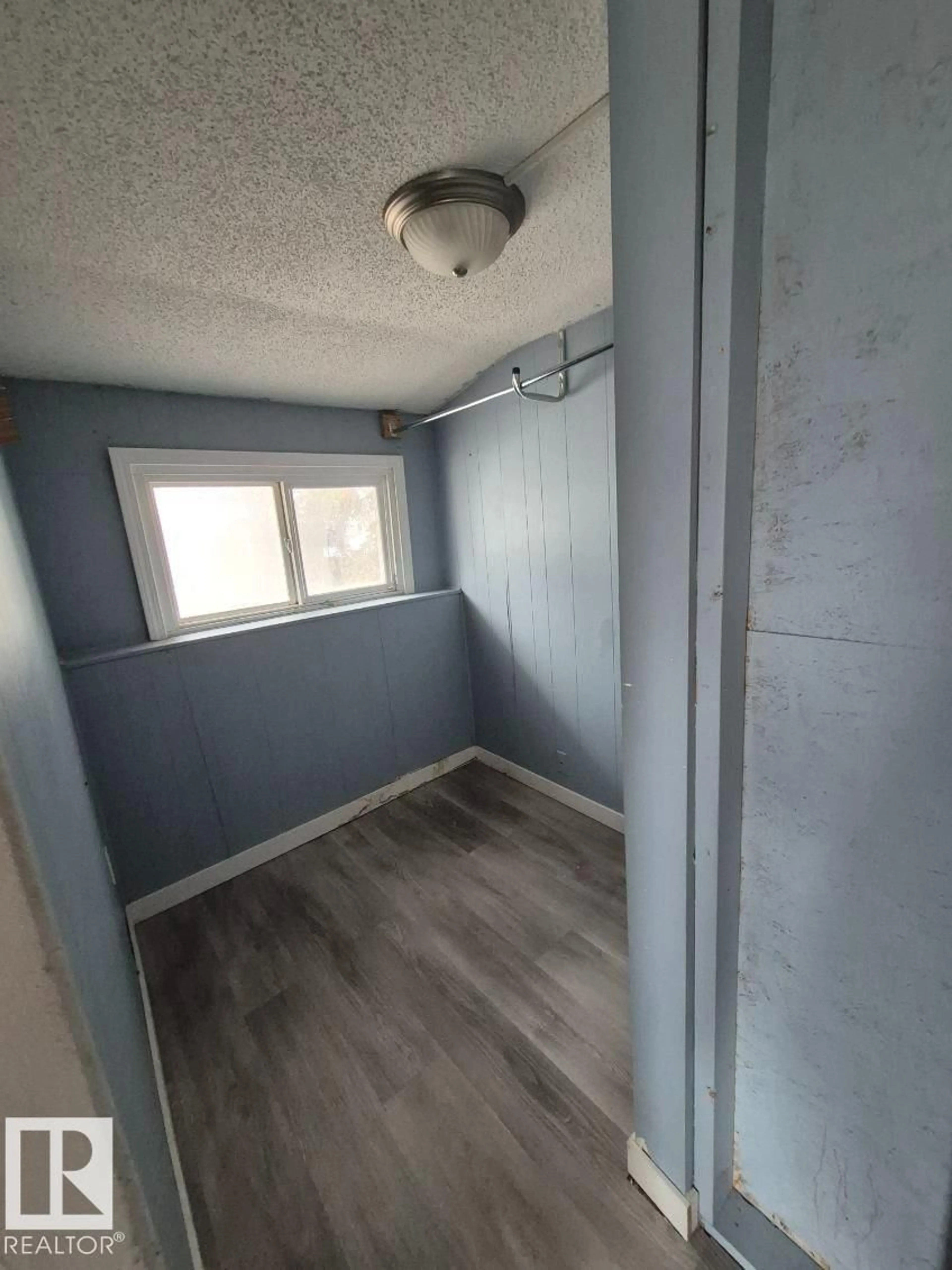 A pic of a room for 11503 96 ST, Edmonton Alberta T5G1T6