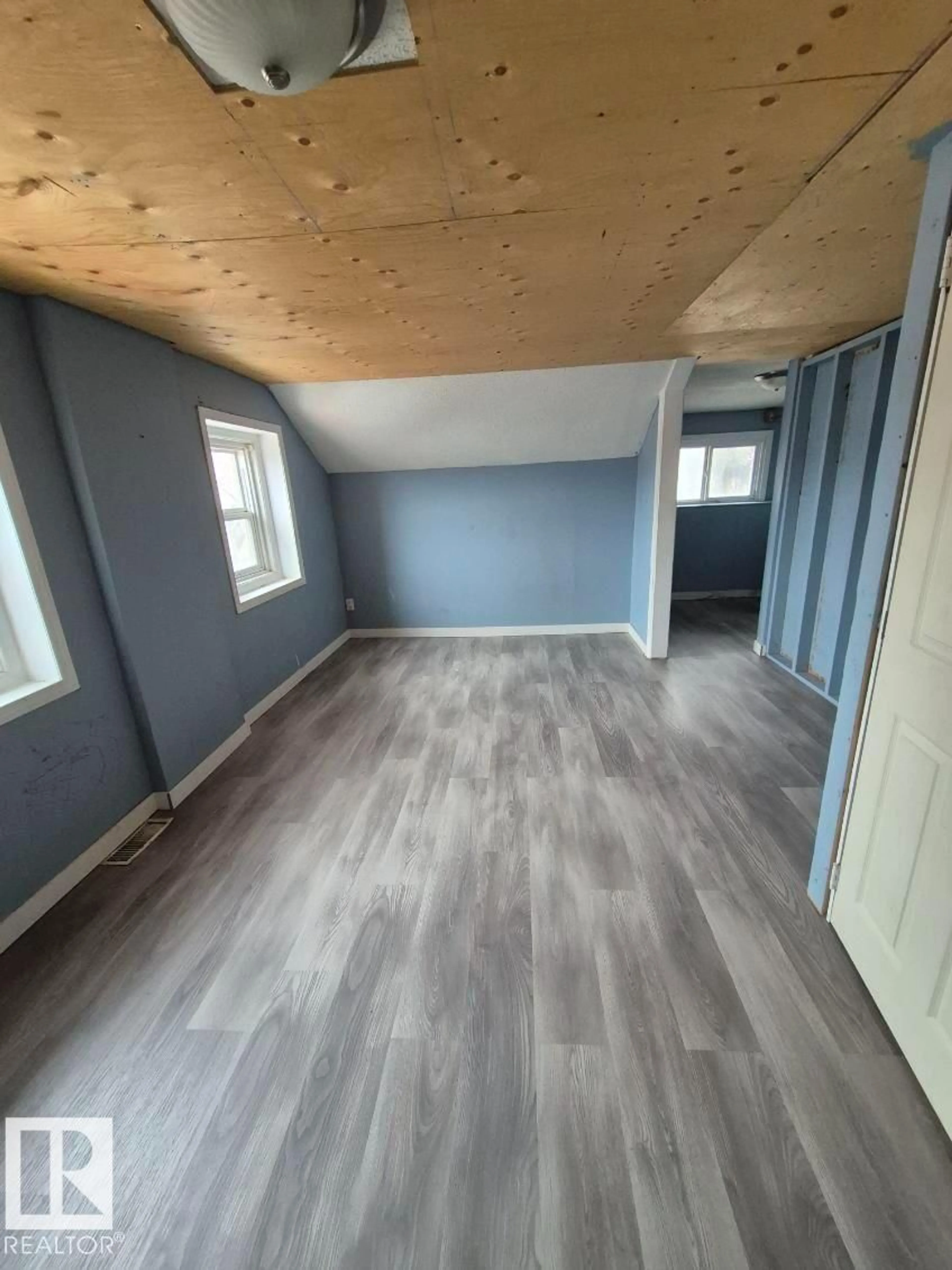 A pic of a room for 11503 96 ST, Edmonton Alberta T5G1T6