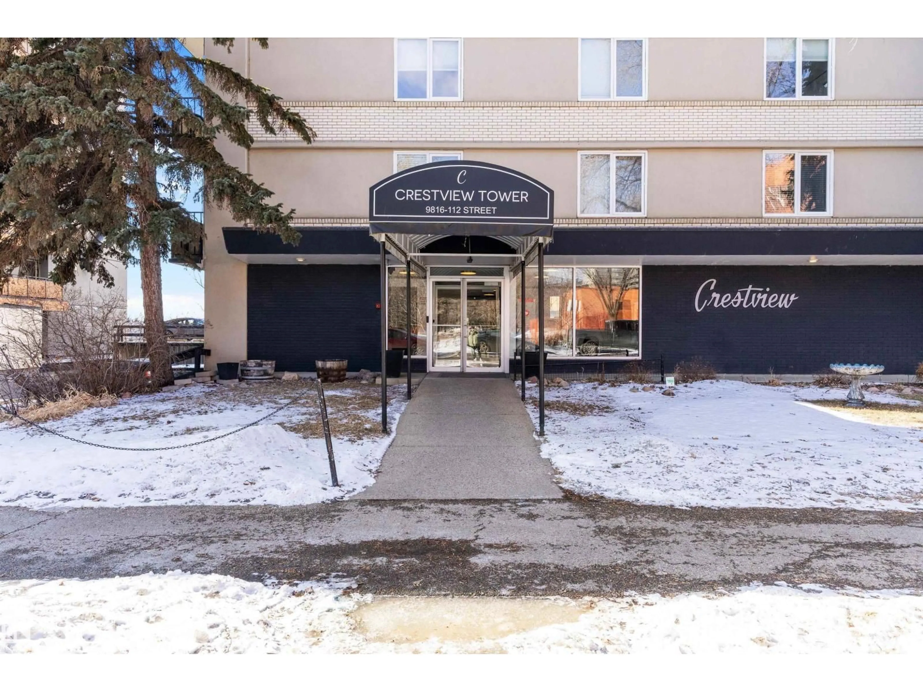 Indoor foyer for #804 - 9816 112 ST, Edmonton Alberta T5K1L5