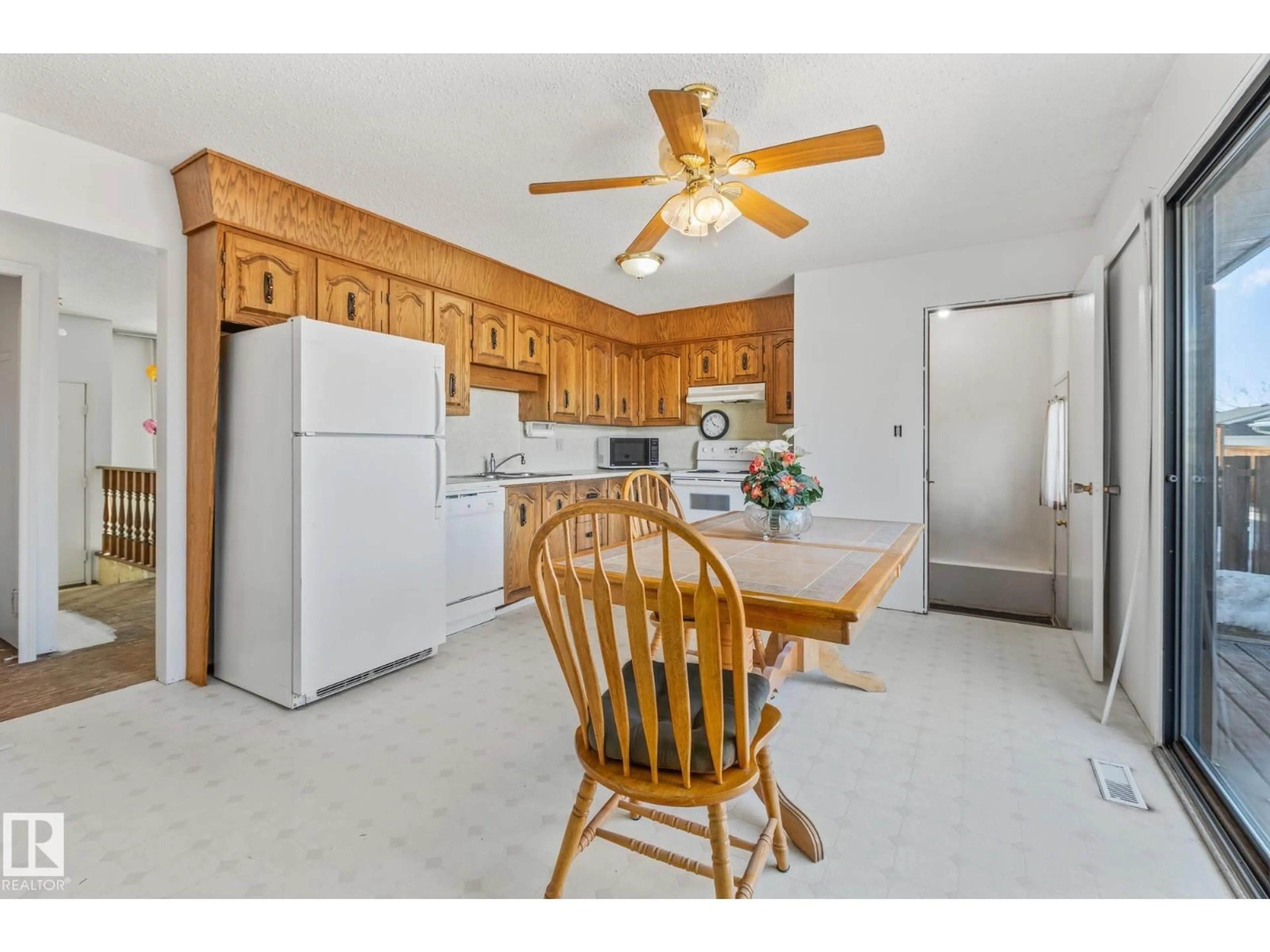 Standard kitchen, unknown for 160 CLAREVIEW ROAD, Edmonton Alberta T5A3Y3