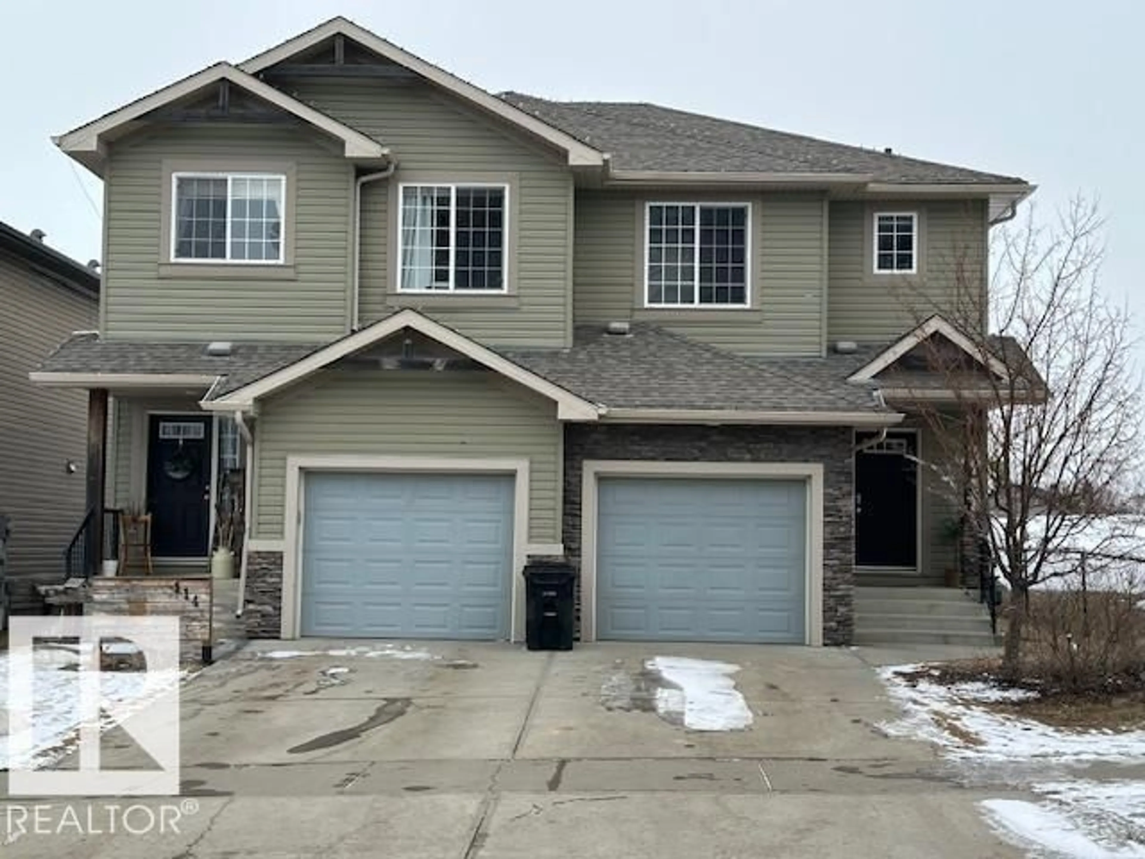 Home with vinyl exterior material, street for 112 MCLAUGHLIN DR, Spruce Grove Alberta T7X0K3