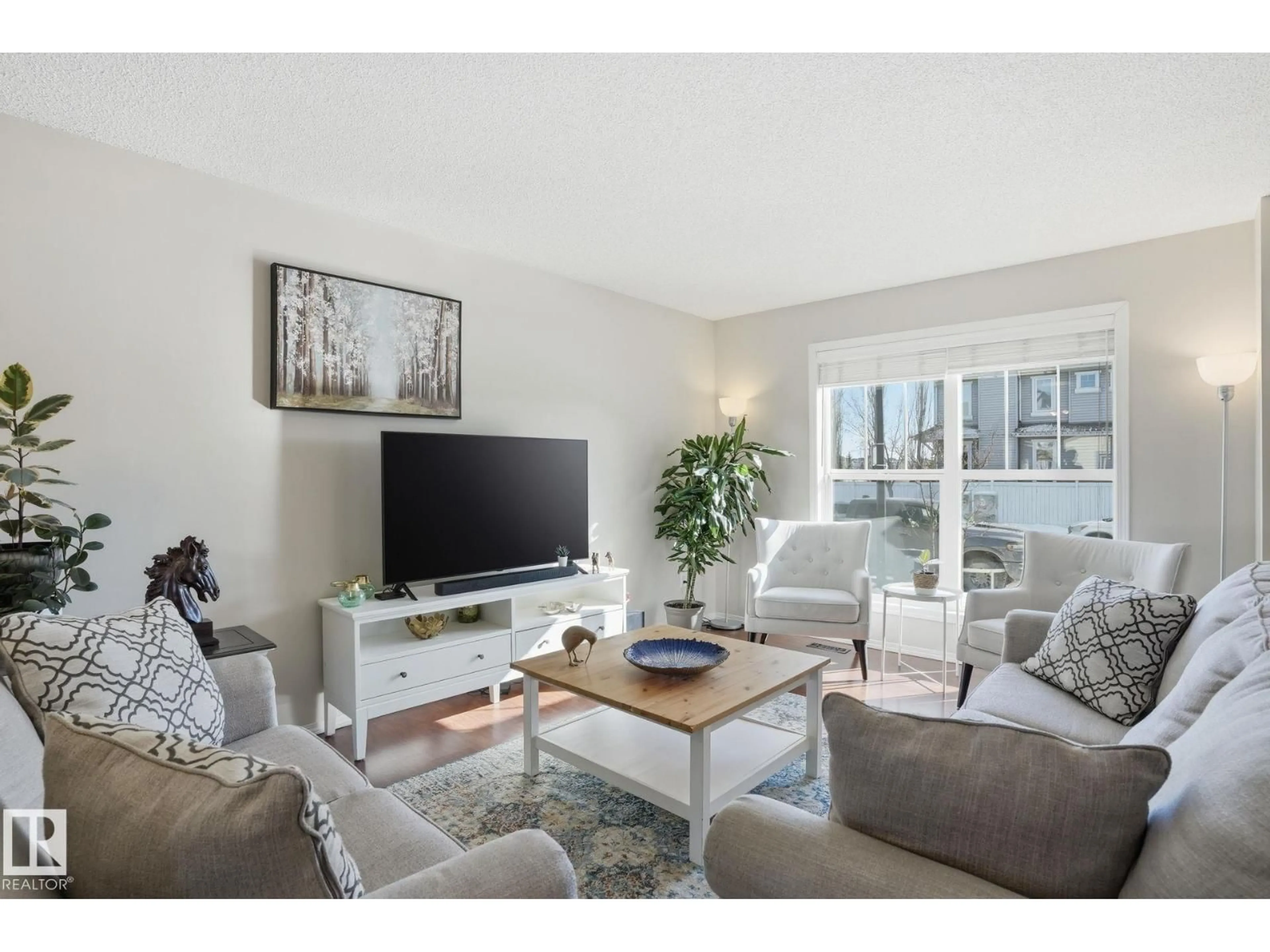 Living room with furniture, unknown for 5988 SOUTH TERWILLEGAR BV, Edmonton Alberta T6R0K4