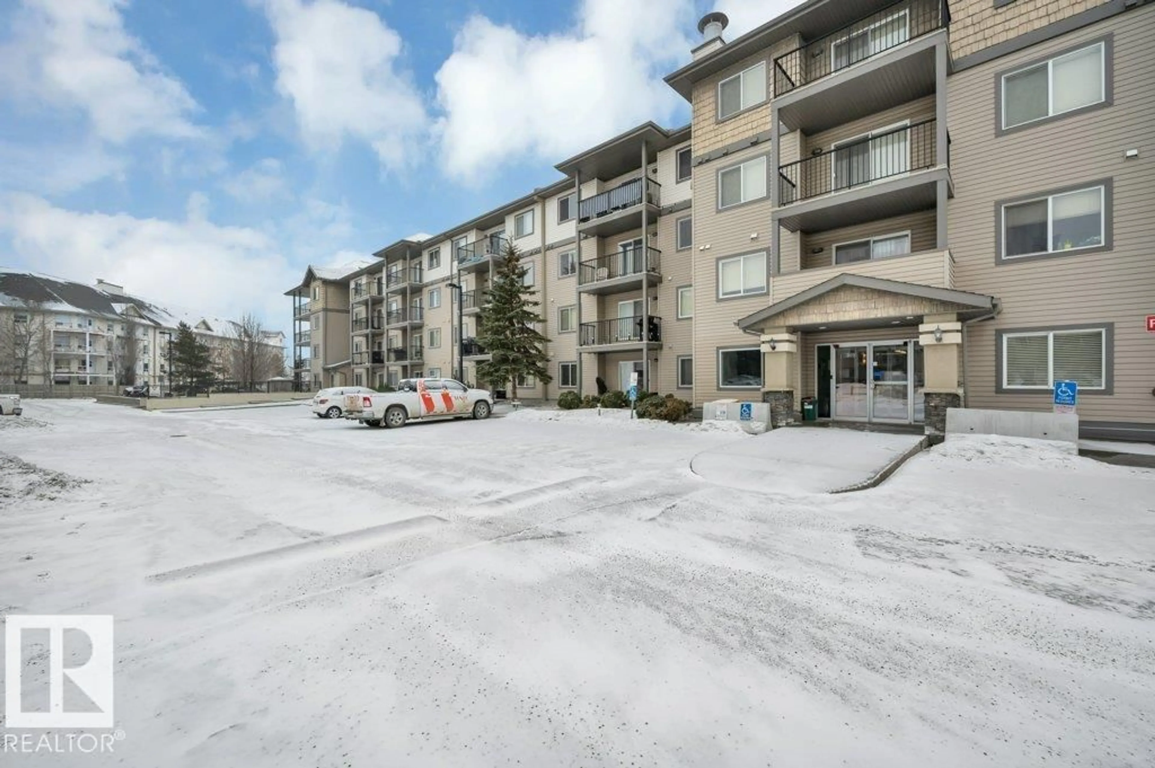 Patio, unknown for 103 - 309 CLAREVIEW STATION DR, Edmonton Alberta T5Y0C5