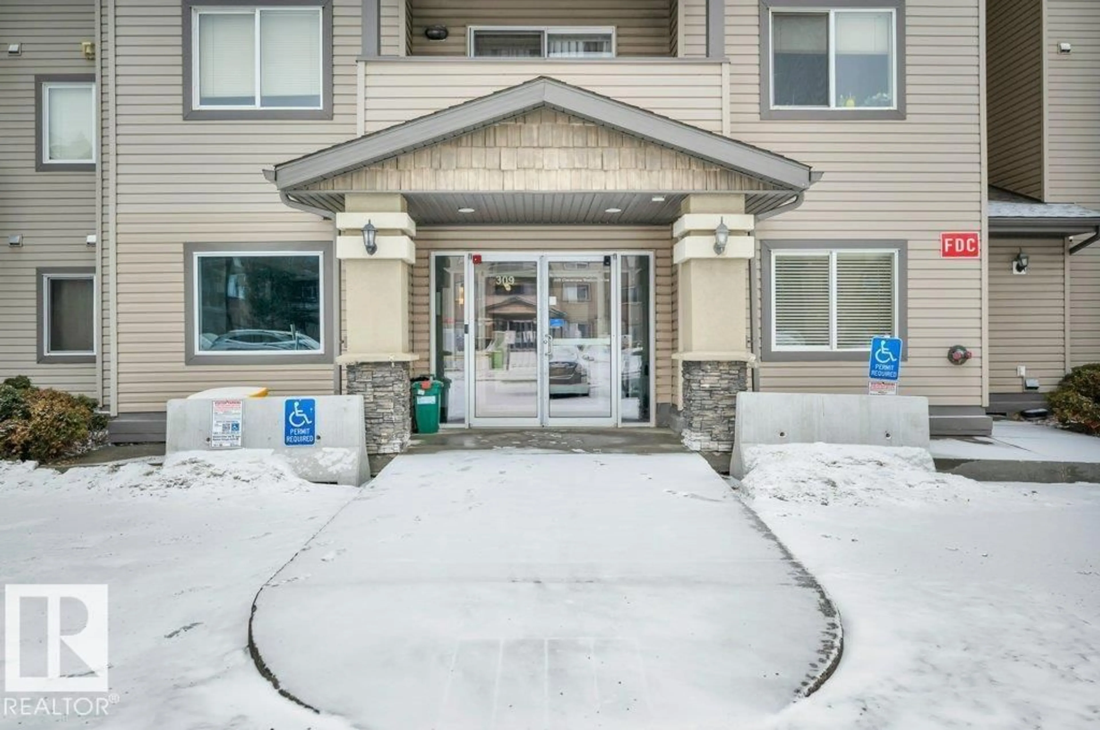 Indoor foyer for 103 - 309 CLAREVIEW STATION DR, Edmonton Alberta T5Y0C5
