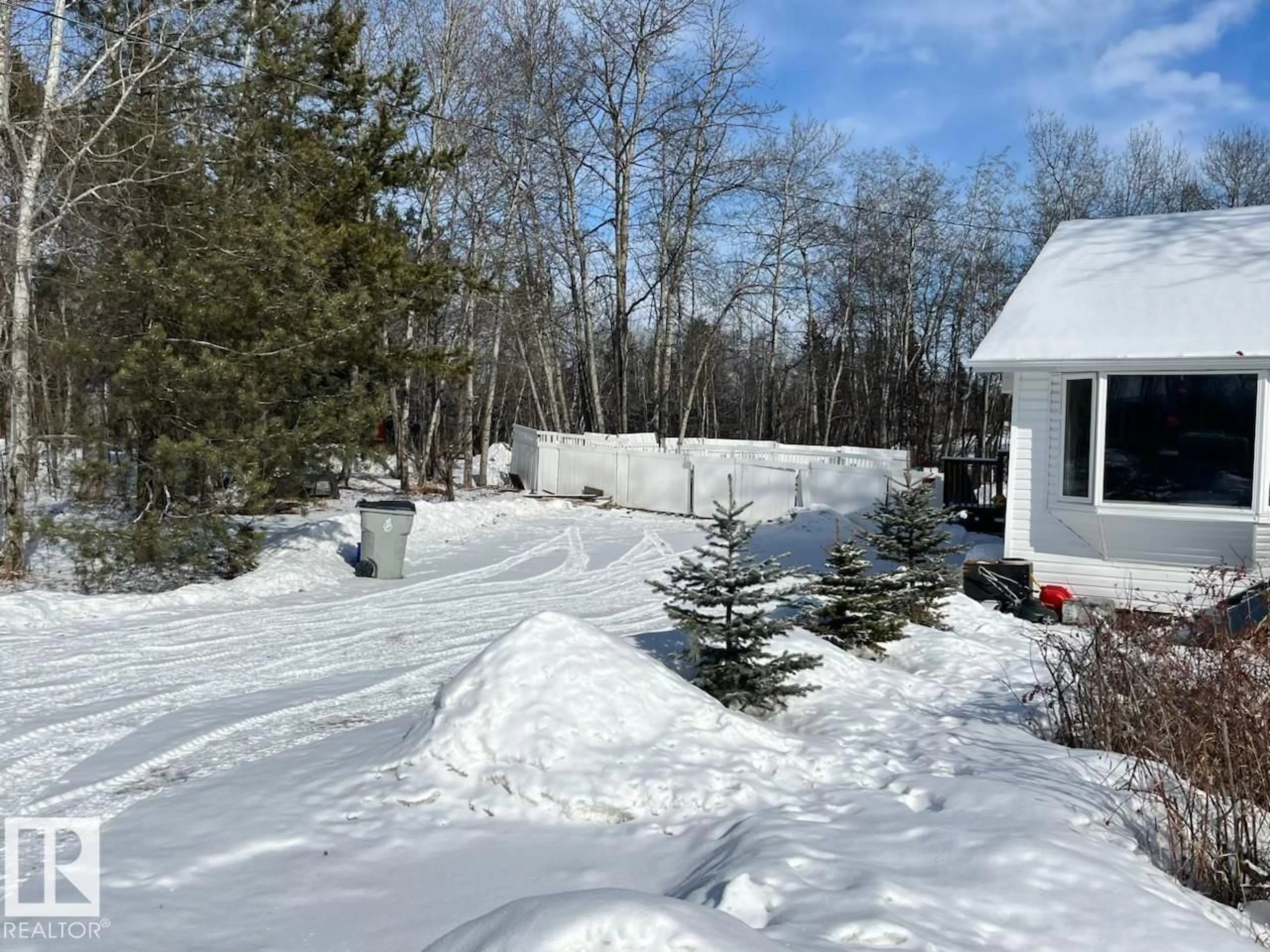 A pic from outside/outdoor area/front of a property/back of a property/a pic from drone, unknown for 801 HERMITAGE WY, Rural Parkland County Alberta T7Z1T7