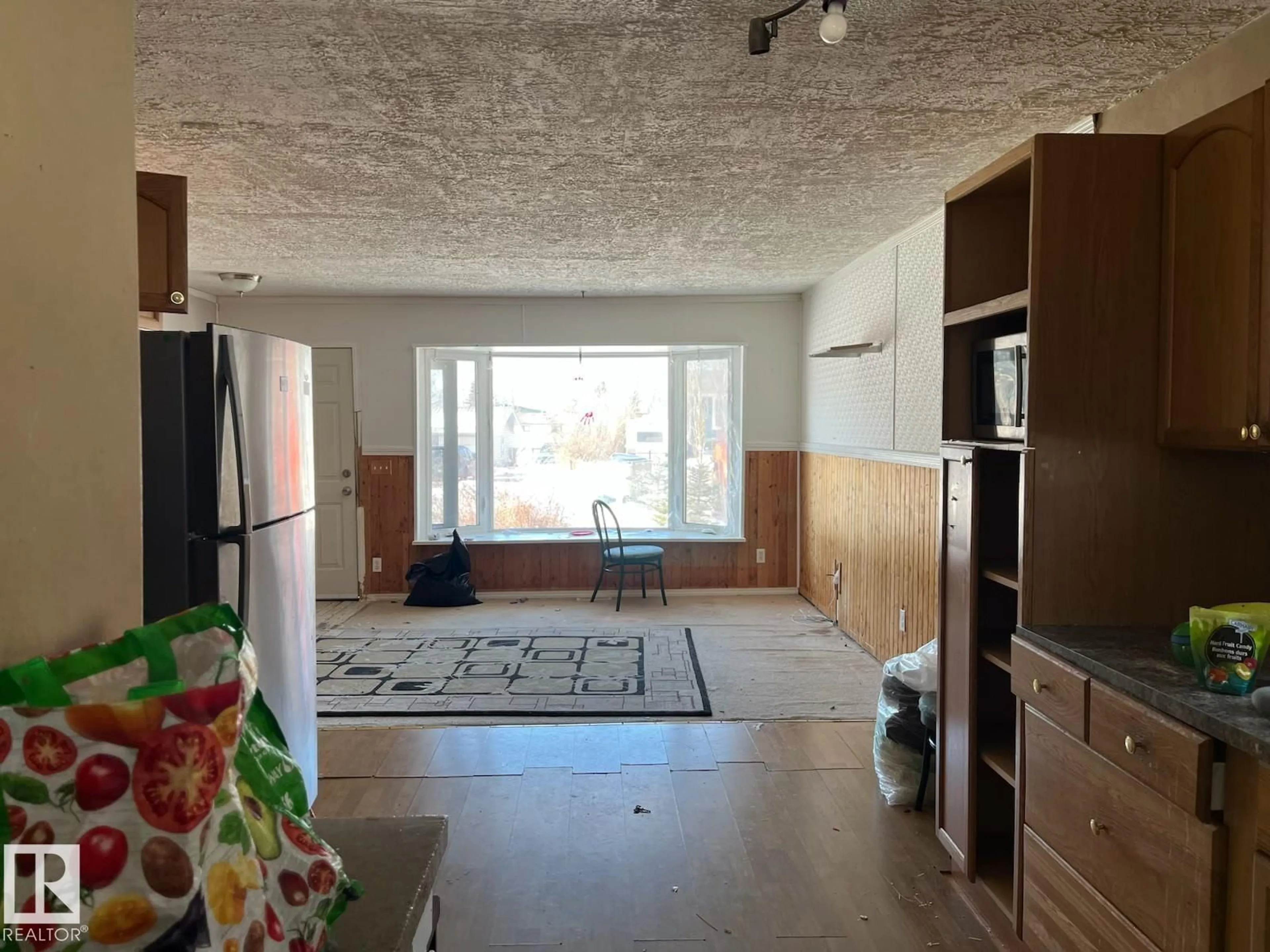 A pic of a room for 801 HERMITAGE WY, Rural Parkland County Alberta T7Z1T7