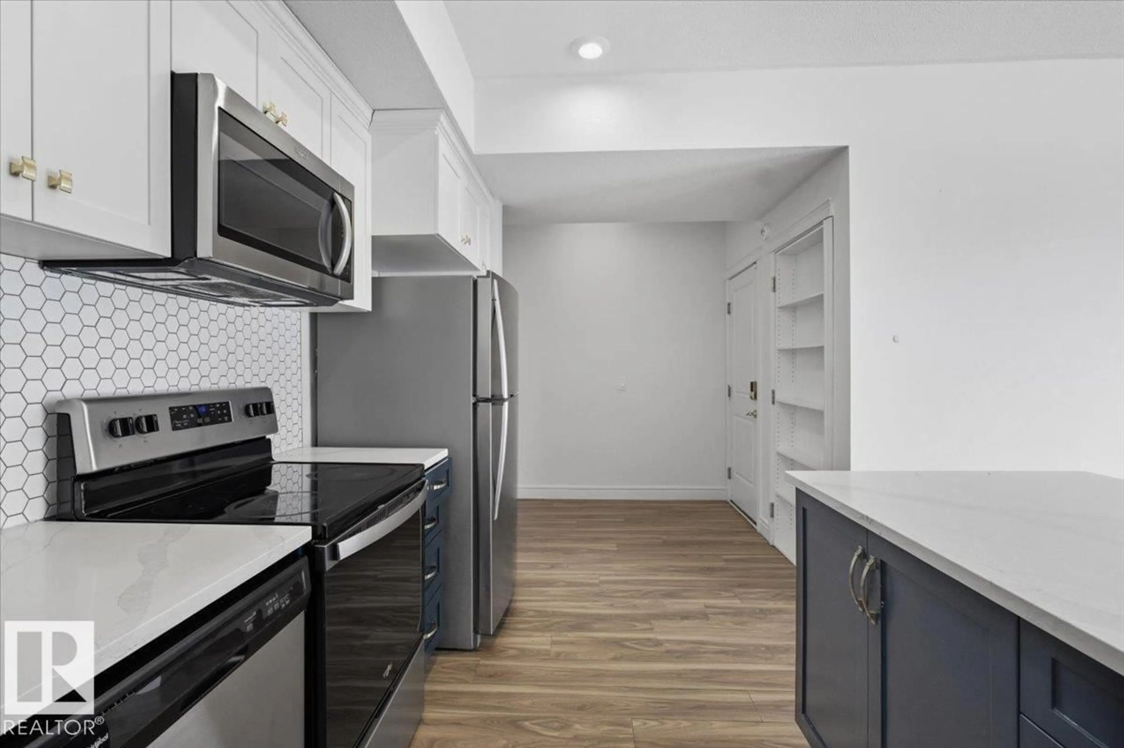 Standard kitchen, unknown for 446 - 19 ALLARD BV, Edmonton Alberta T6W1A8