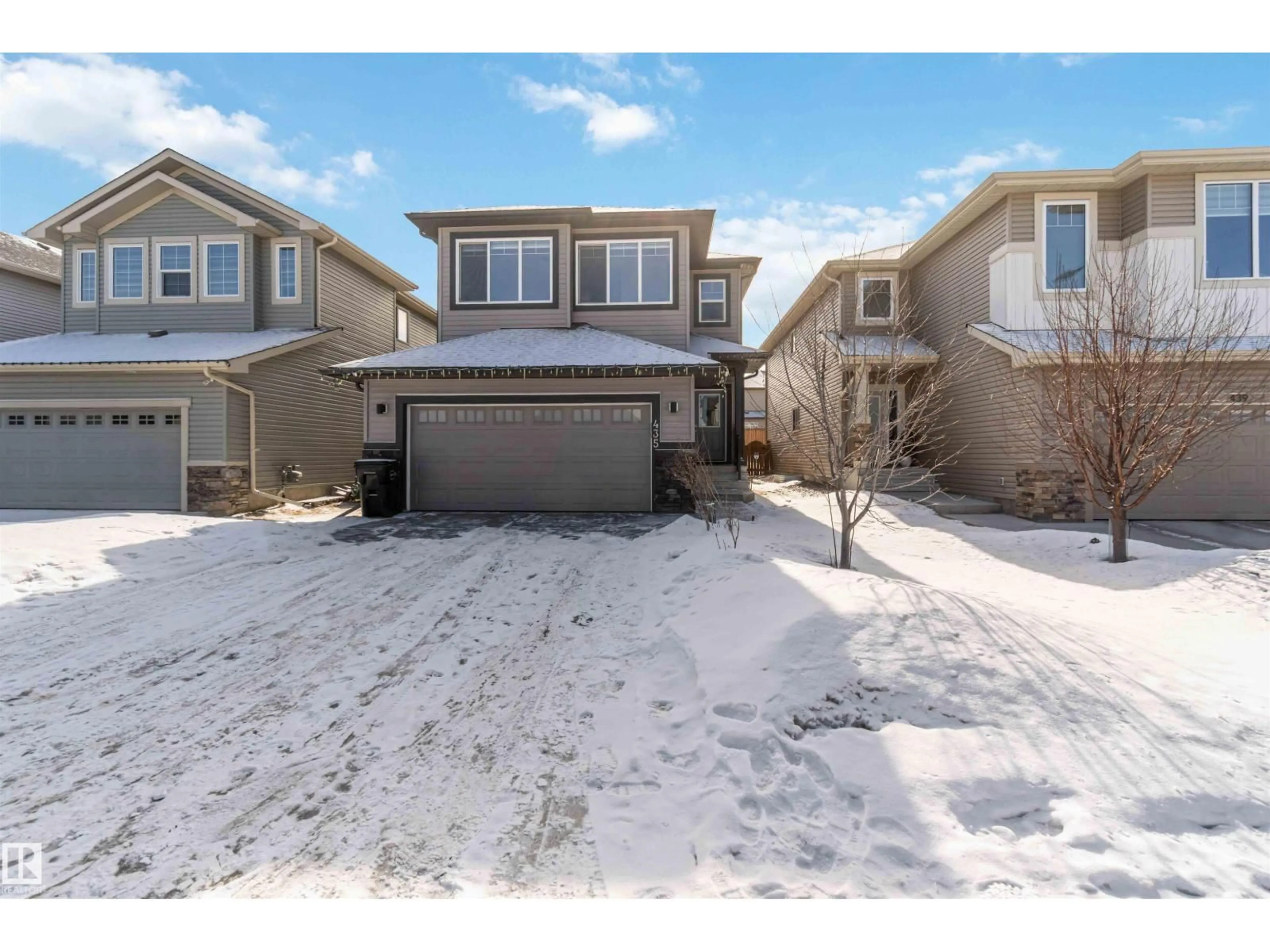 A pic from outside/outdoor area/front of a property/back of a property/a pic from drone, street for 435 41 AV, Edmonton Alberta T6T2G2