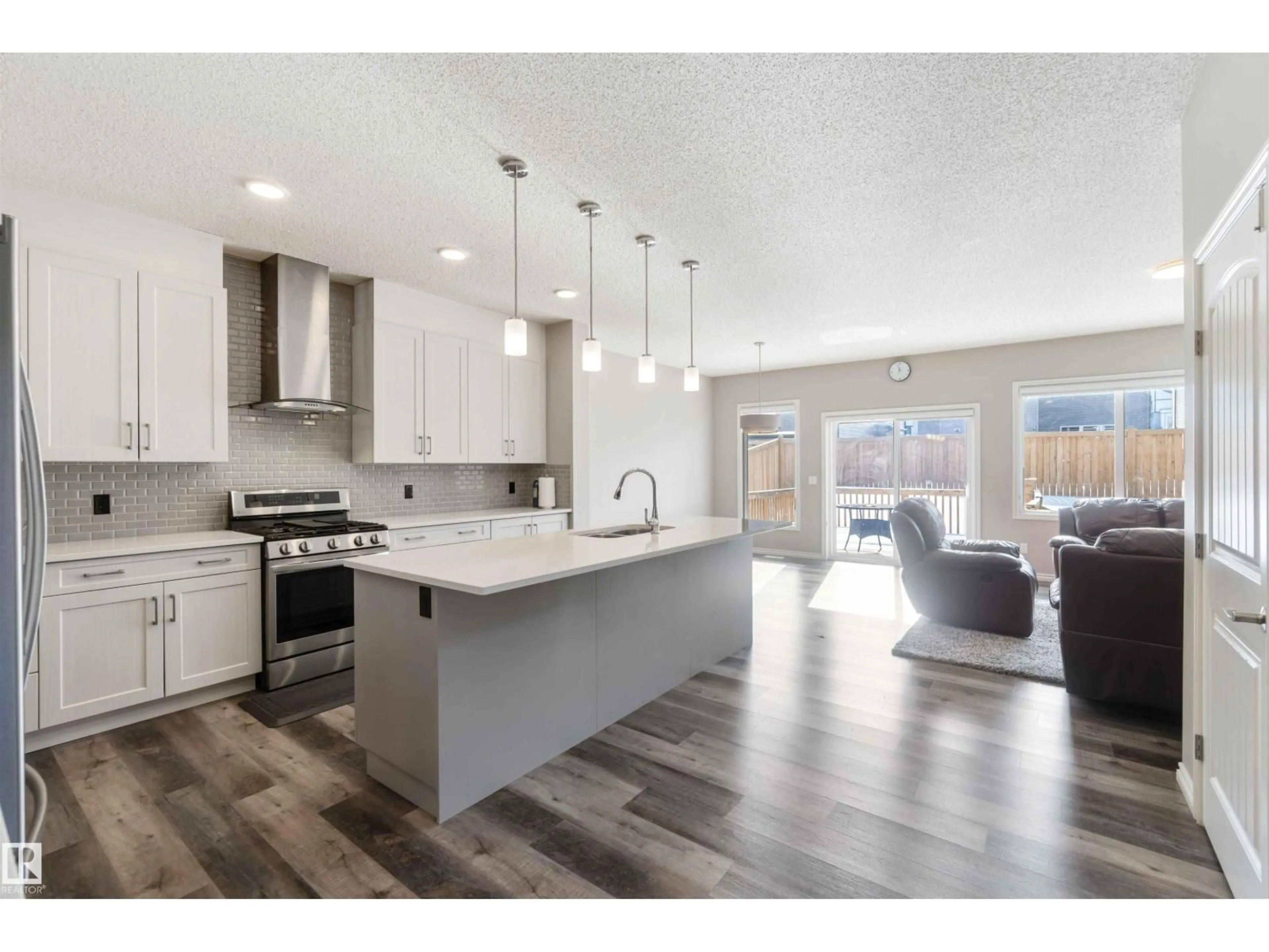 Open concept kitchen, unknown for 435 41 AV, Edmonton Alberta T6T2G2