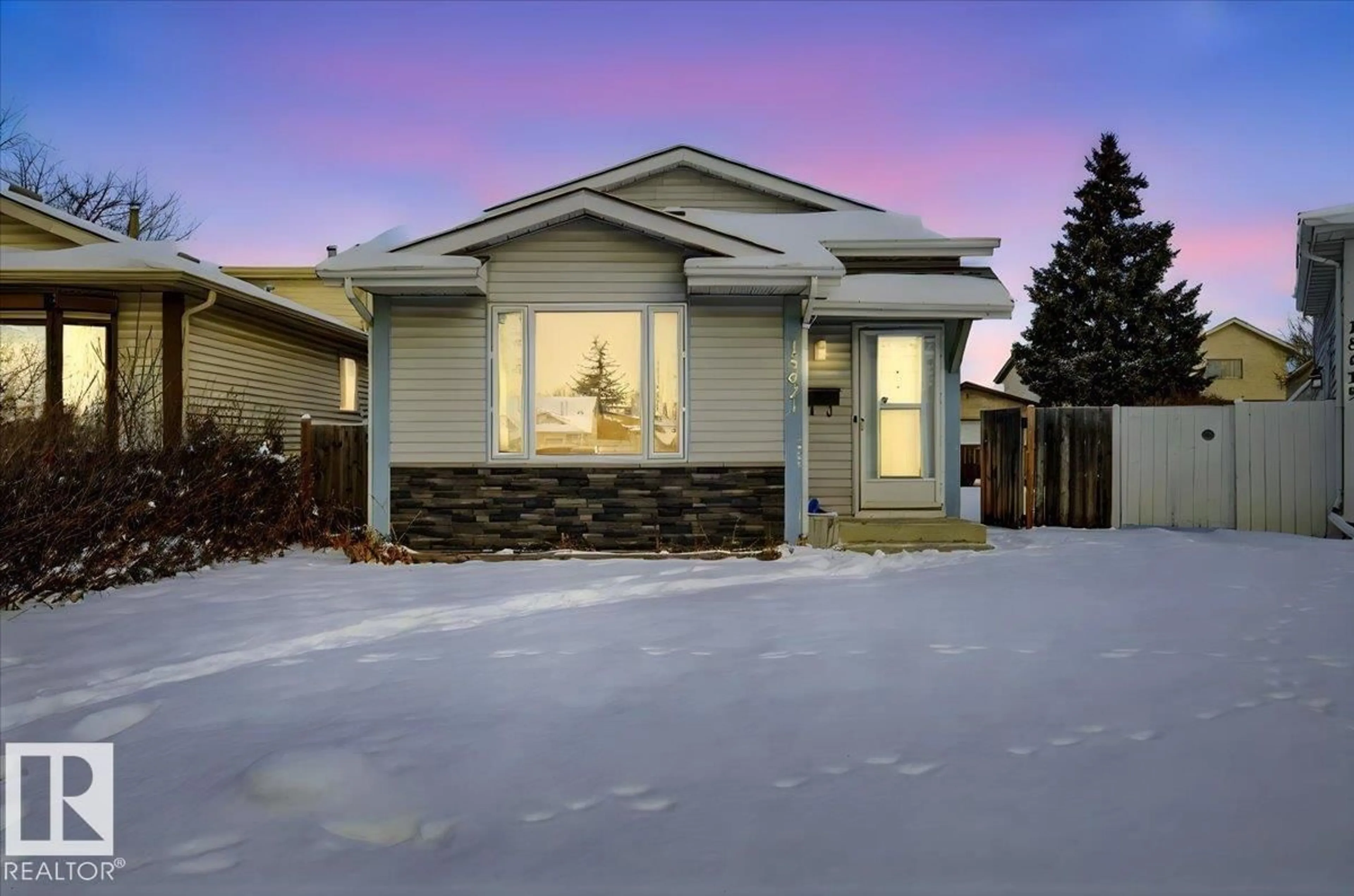 Home with vinyl exterior material, street for NW - 15621 83A ST, Edmonton Alberta T5Z2R6