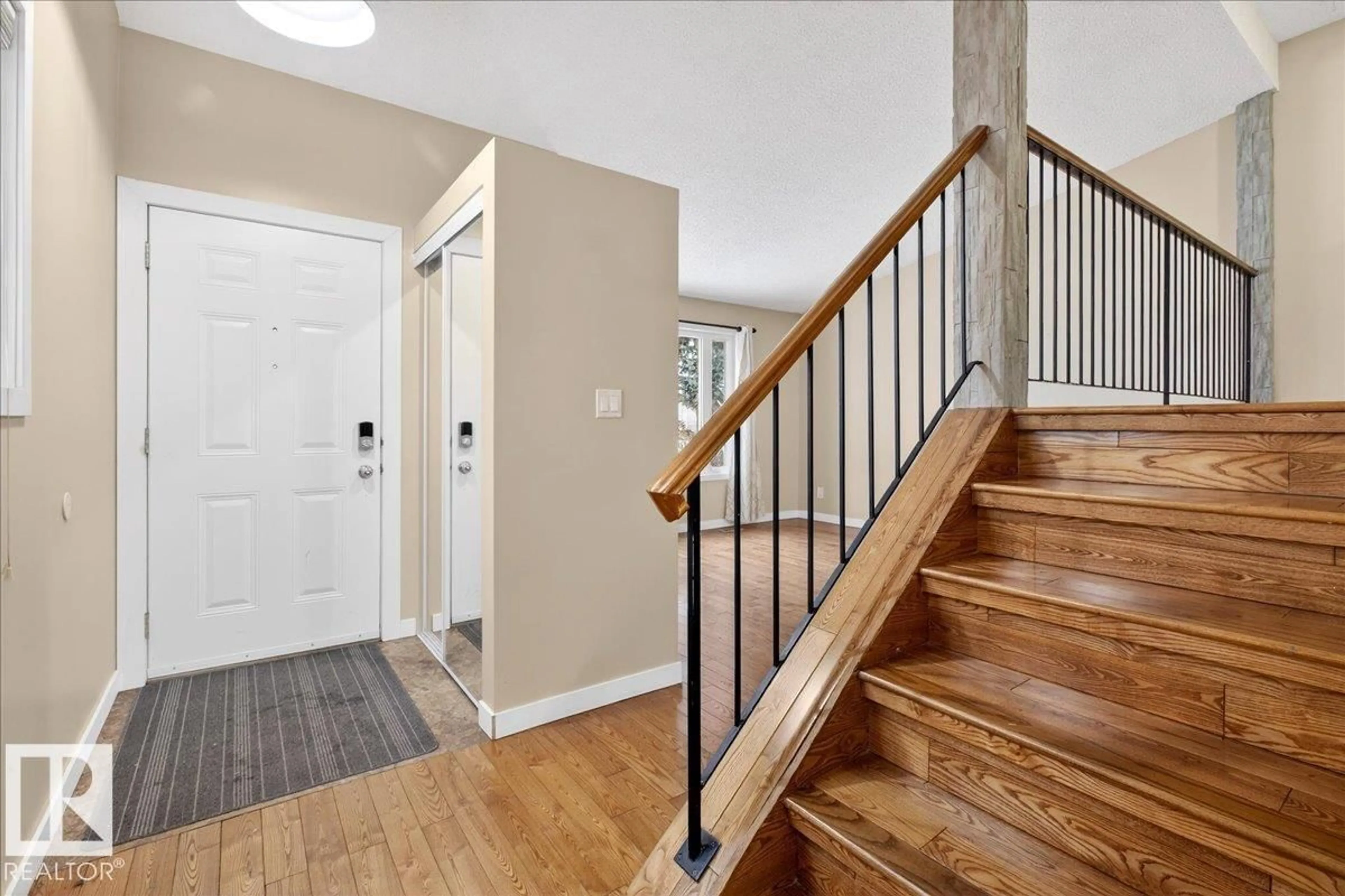 Indoor entryway for NW - 15621 83A ST, Edmonton Alberta T5Z2R6
