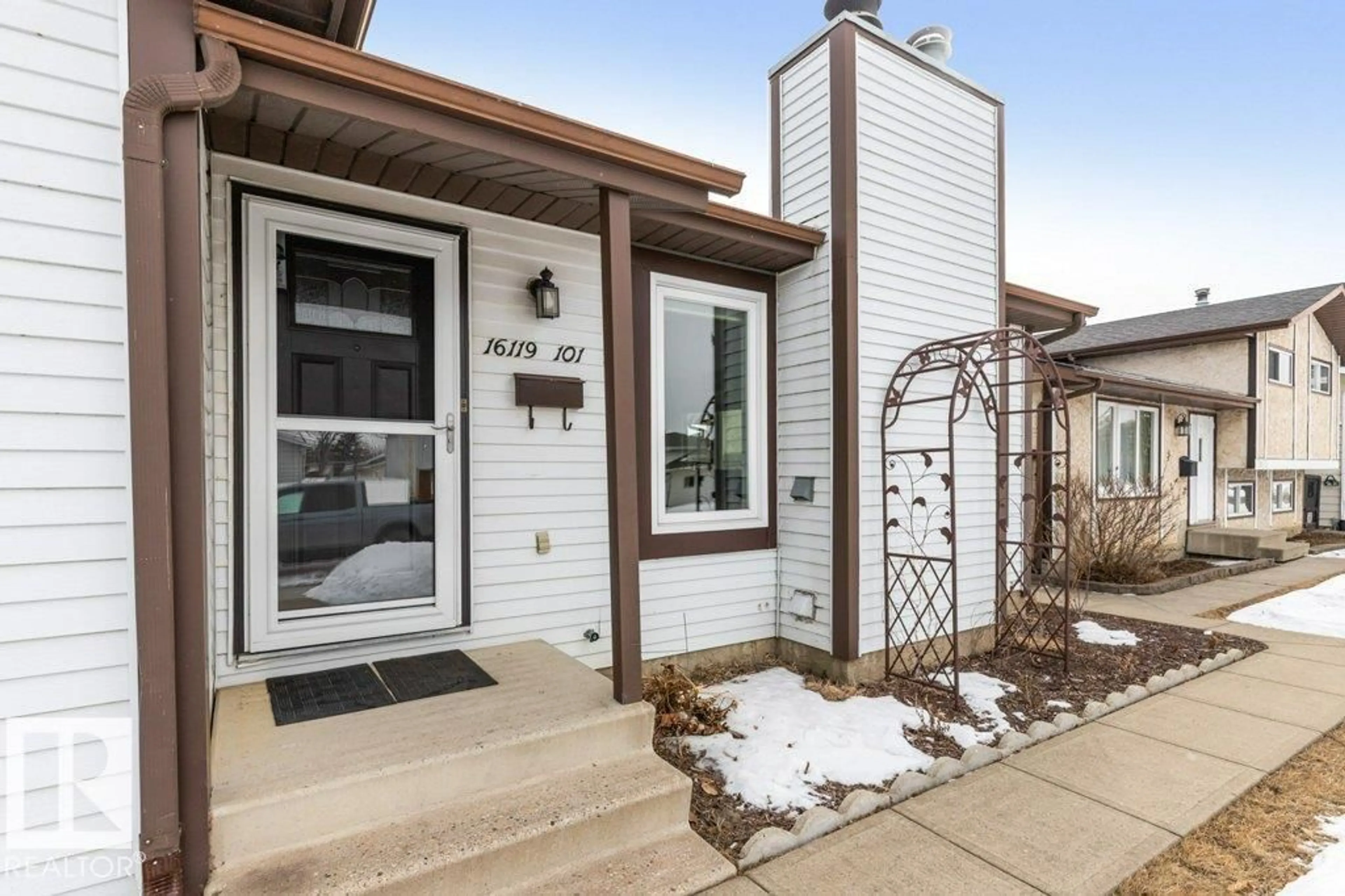 Unknown for 16119 101 ST, Edmonton Alberta T5X5A3