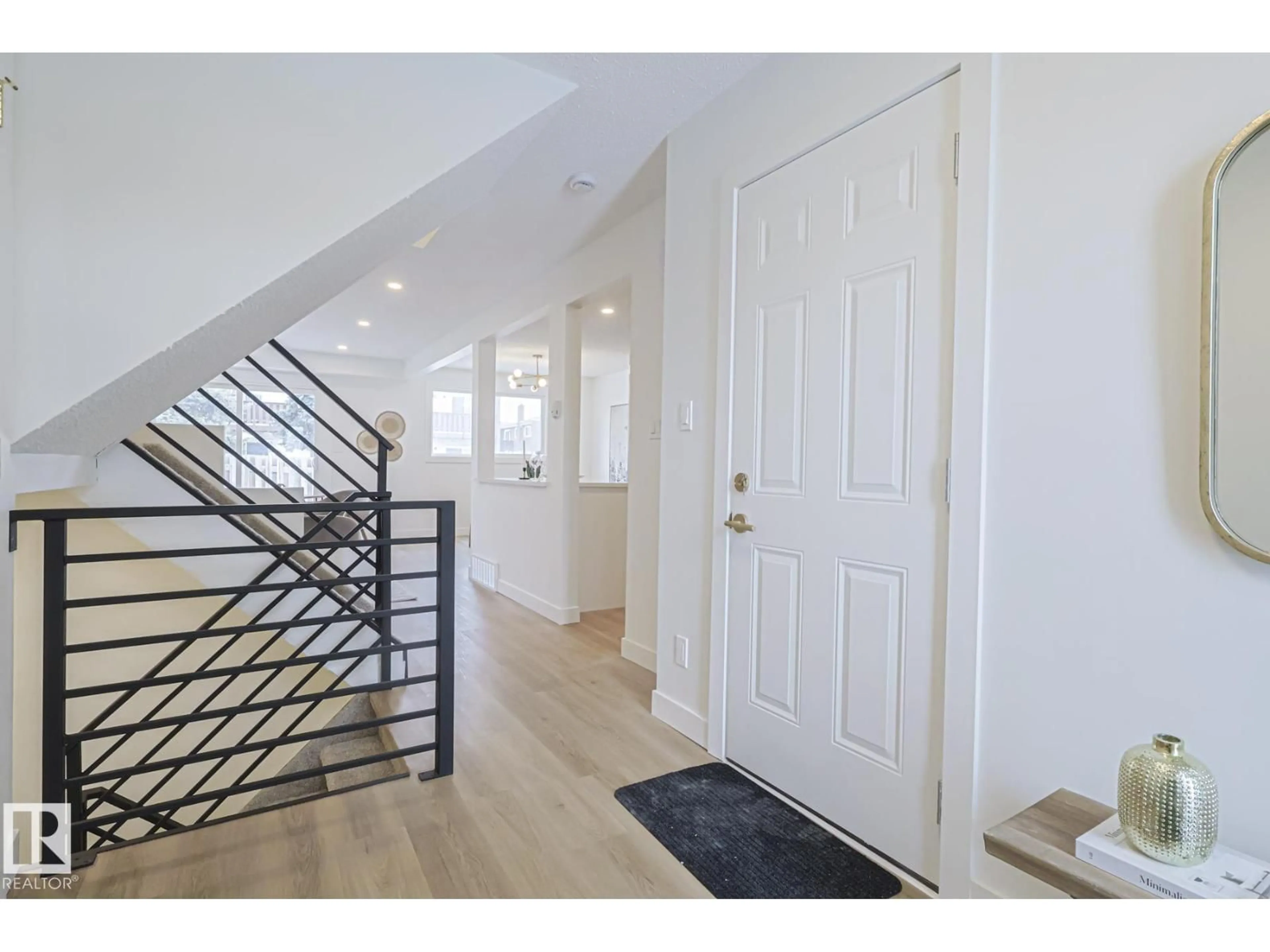 Unknown for 13027 34 ST, Edmonton Alberta T5A3K1