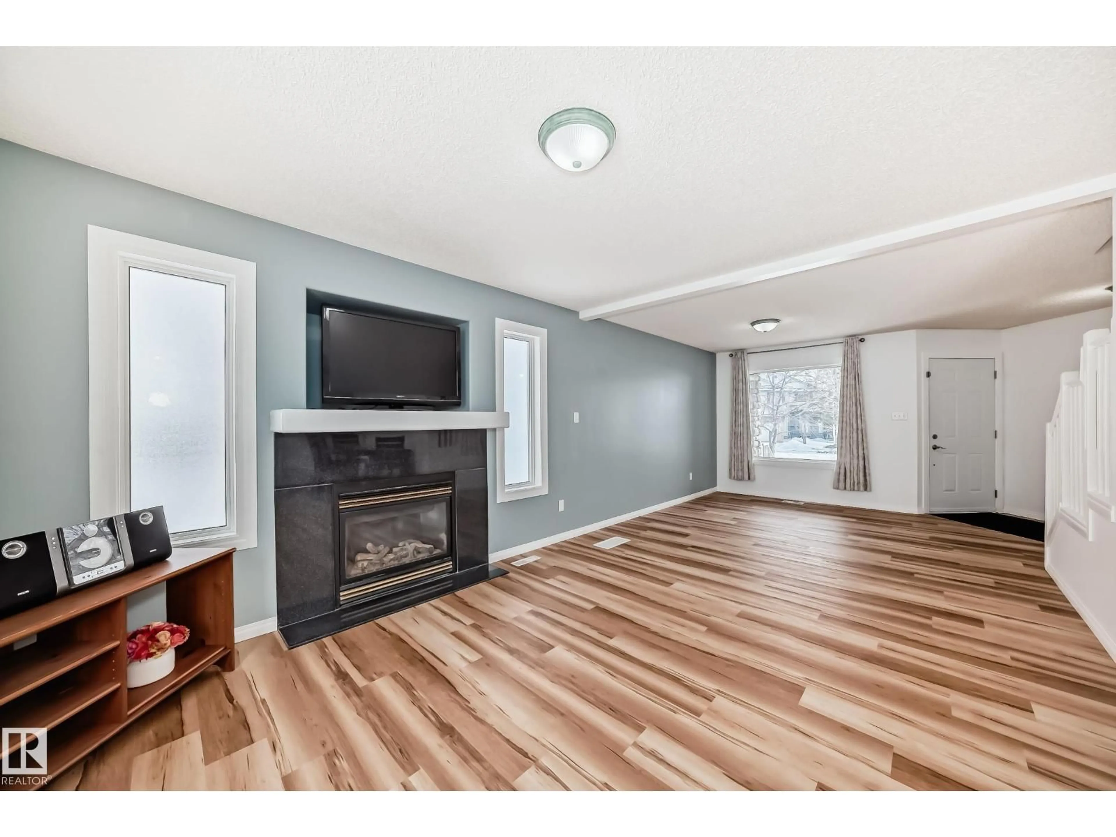 Unknown for 324 BYRNE CT, Edmonton Alberta T6W1E1