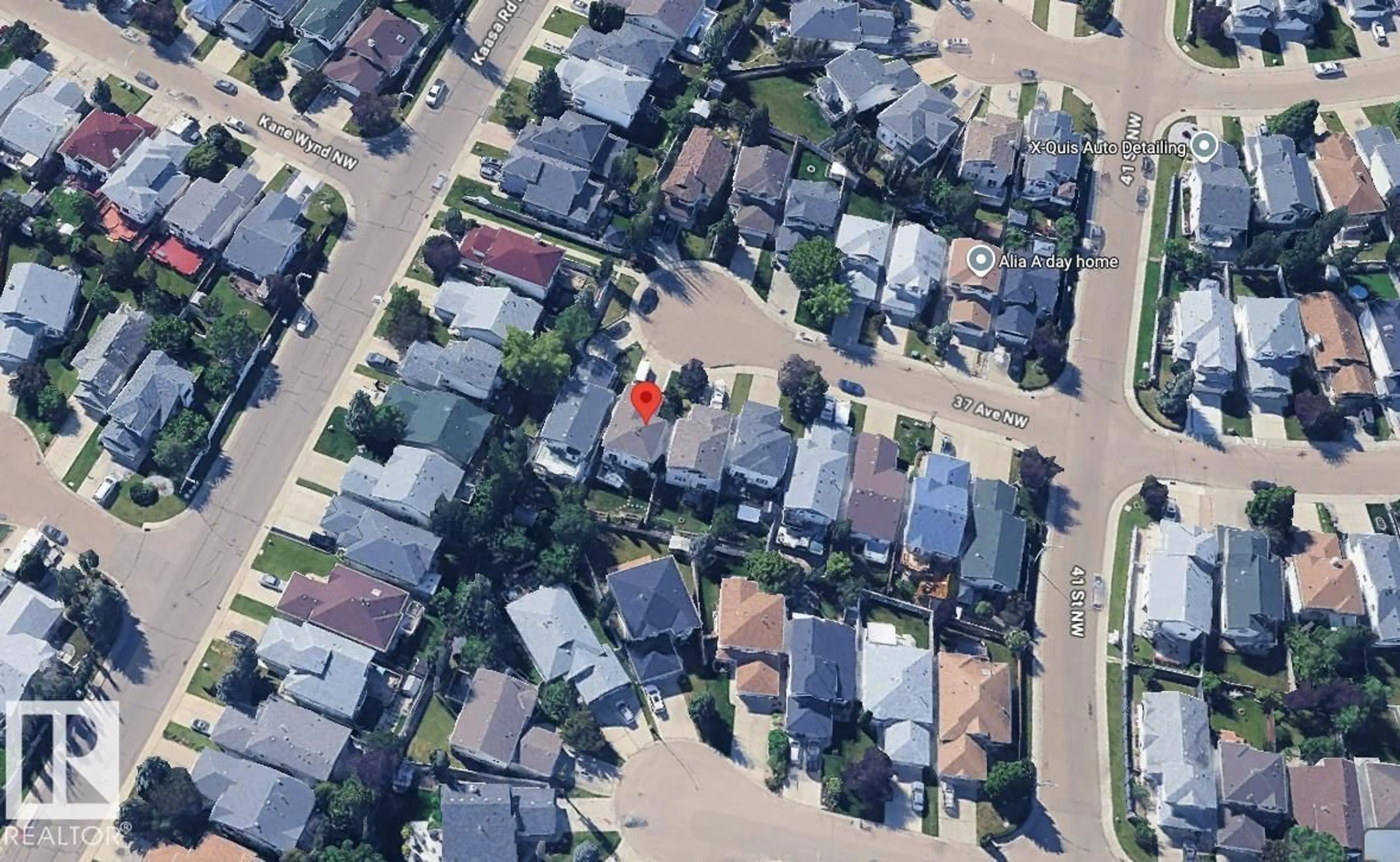 A pic from outside/outdoor area/front of a property/back of a property/a pic from drone, street for 4008 37 AV NW, Edmonton Alberta T6L7B2