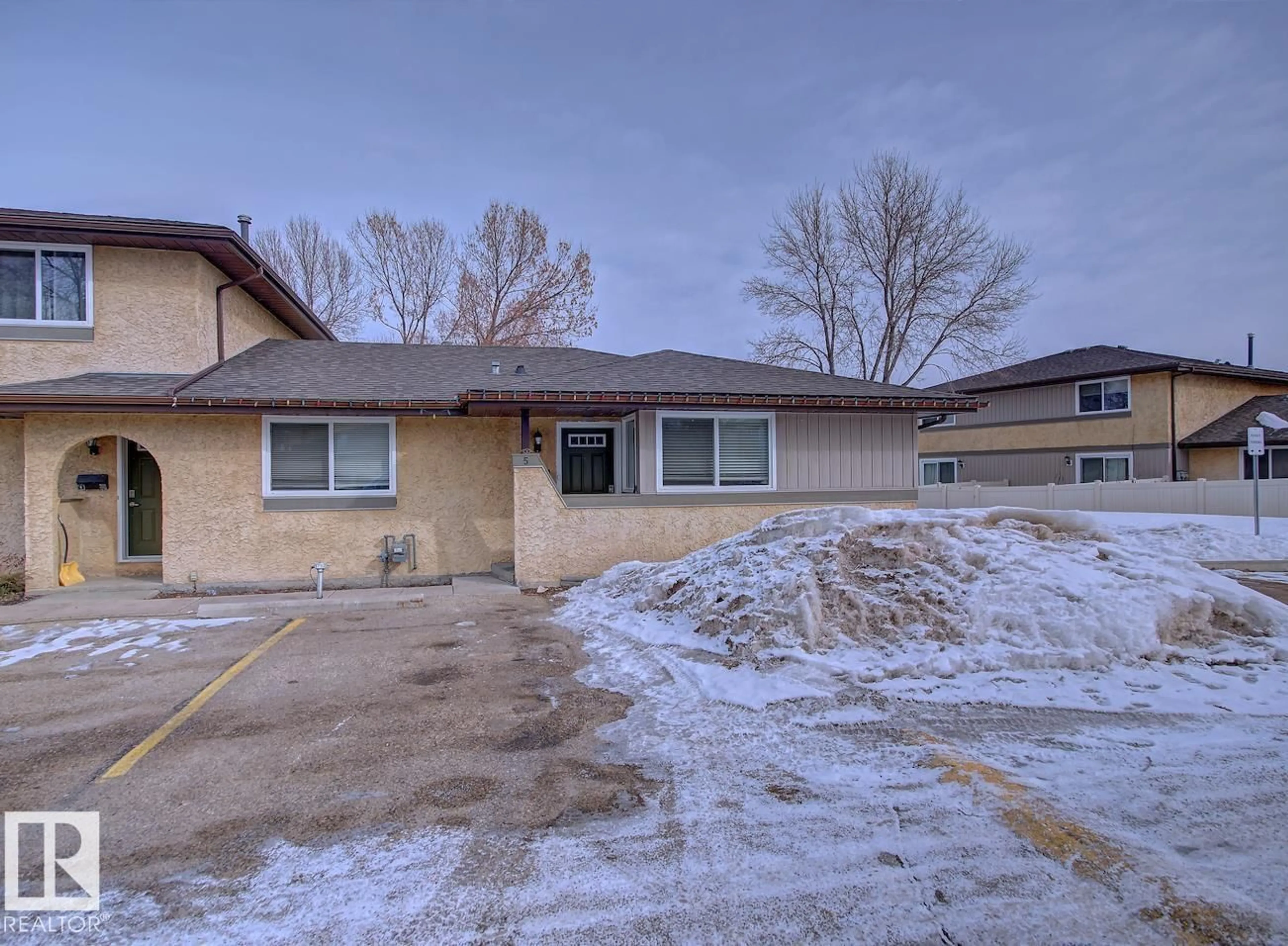 Unknown for 5 - 8930 99 AV, Fort Saskatchewan Alberta T8L3L1