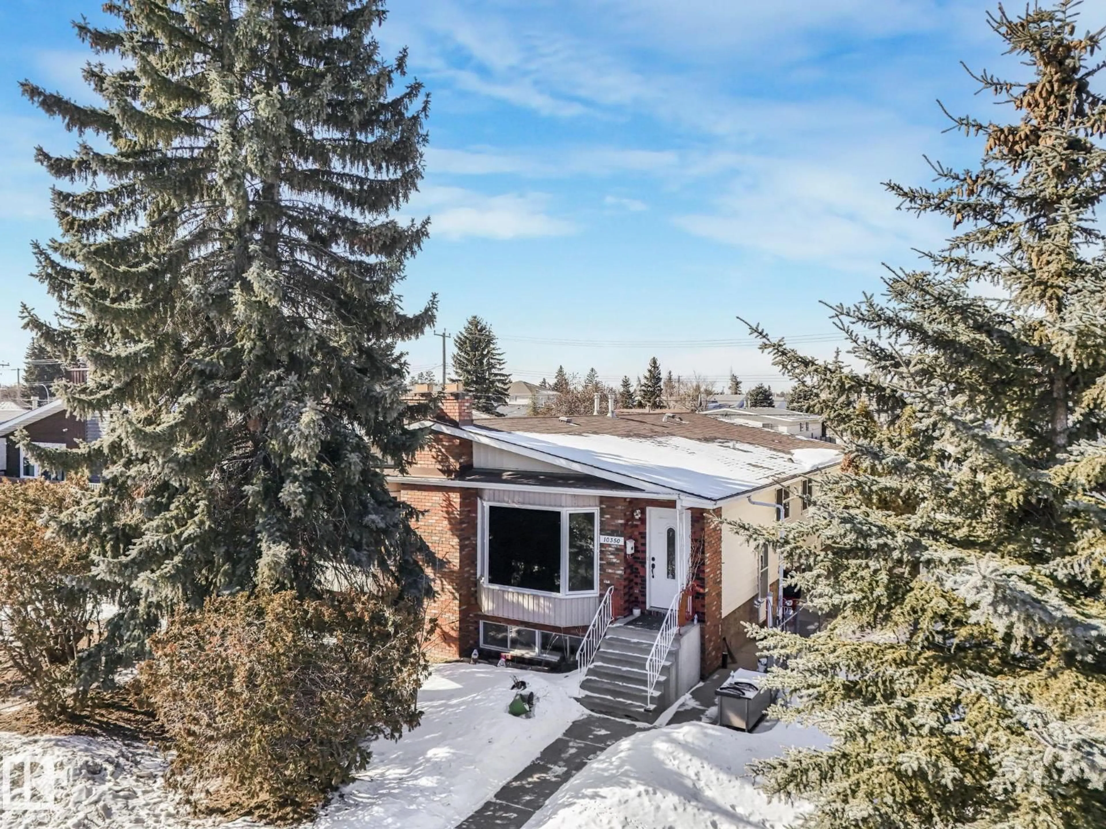 A pic from outside/outdoor area/front of a property/back of a property/a pic from drone, street for NW - 10350 154 ST, Edmonton Alberta T5P2H6