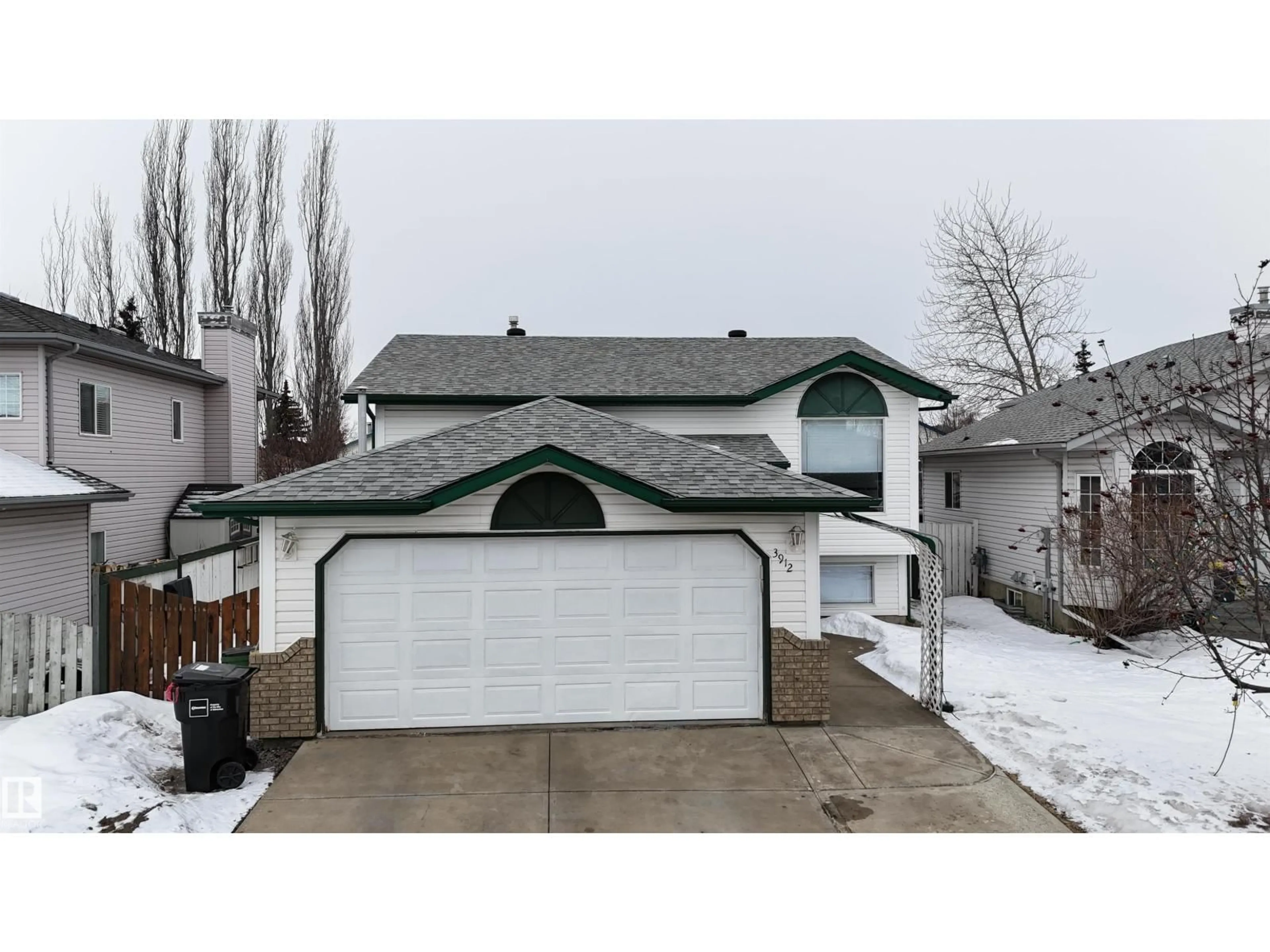 Unknown for 3912 30 ST, Edmonton Alberta T6T1K4