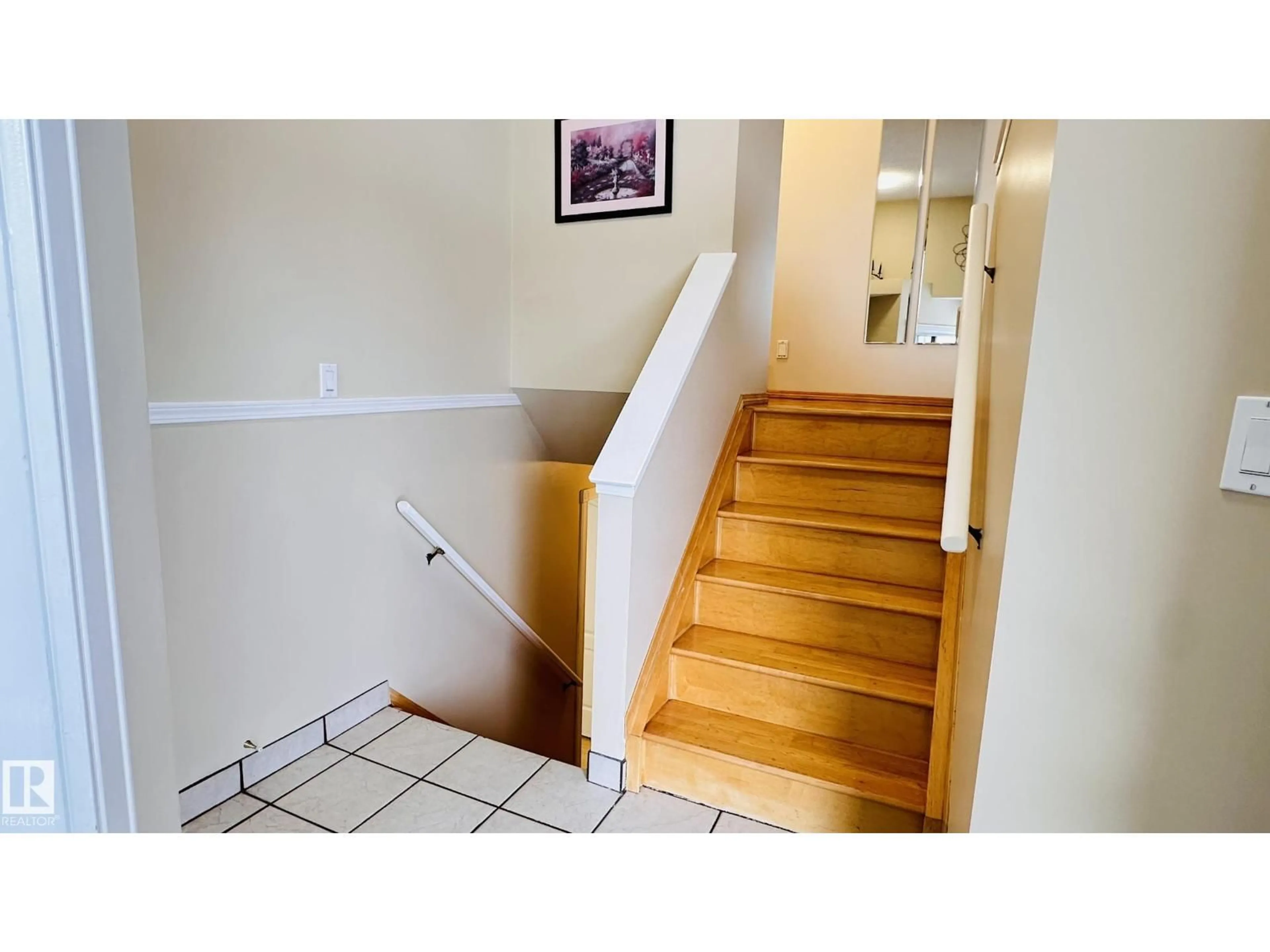 Unknown for 3912 30 ST, Edmonton Alberta T6T1K4