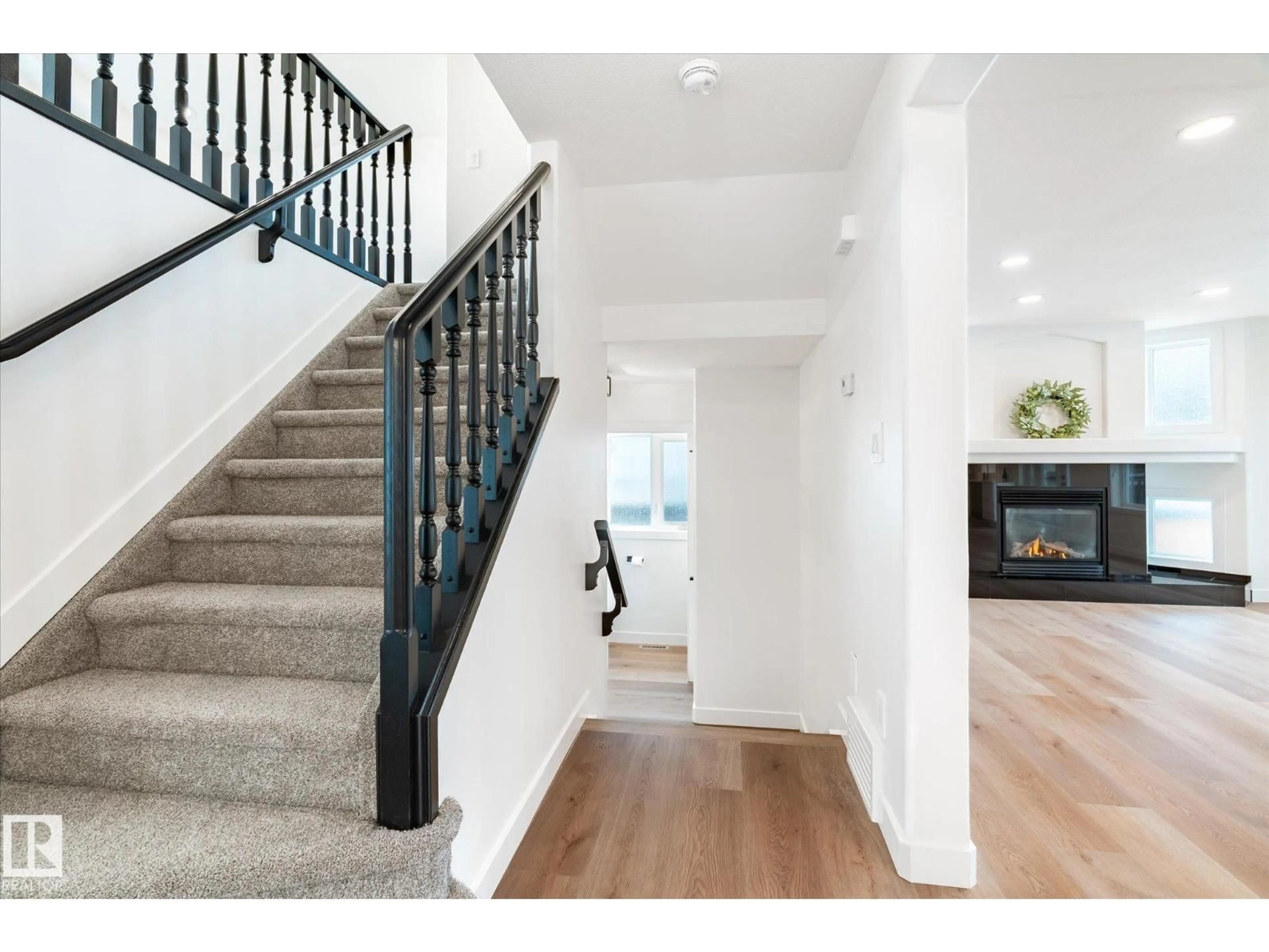 Indoor entryway for 244 FORREST DR, Sherwood Park Alberta T8A6G6