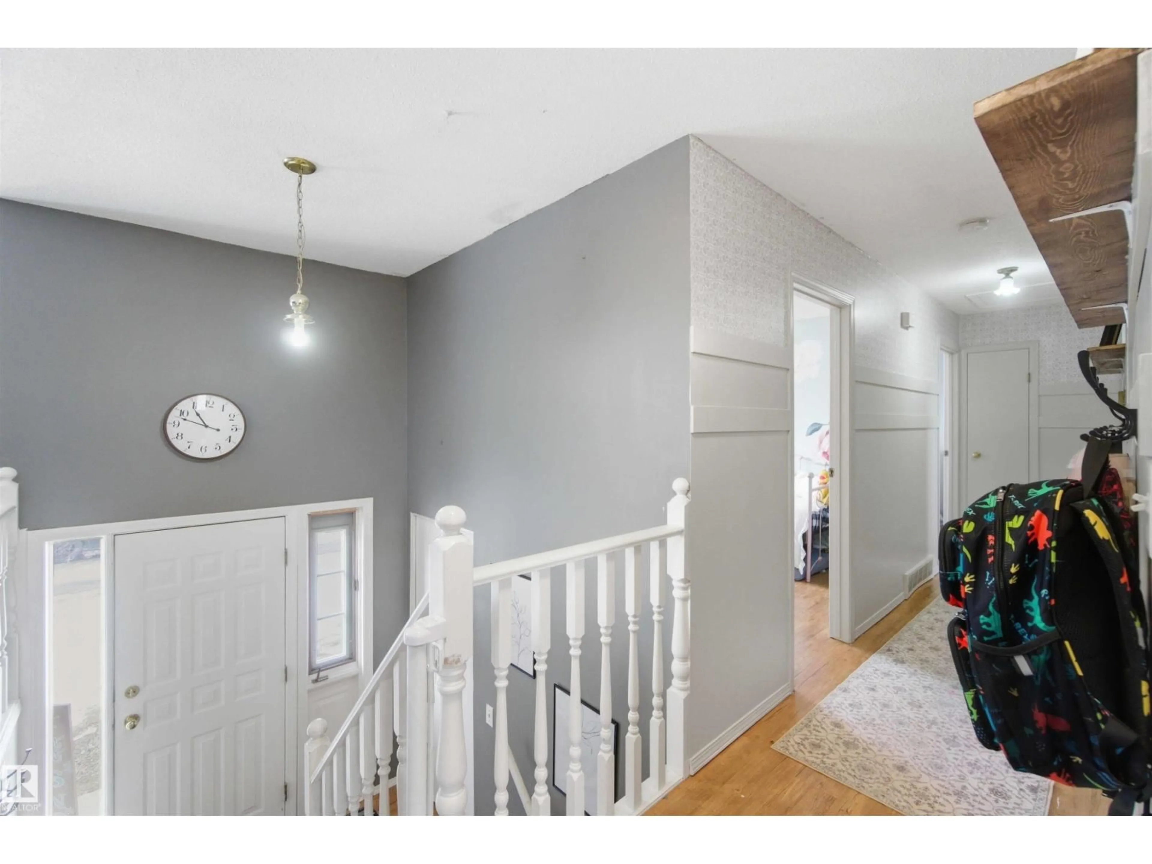 Indoor entryway for 6008 54 AV, Camrose Alberta T4V4G6