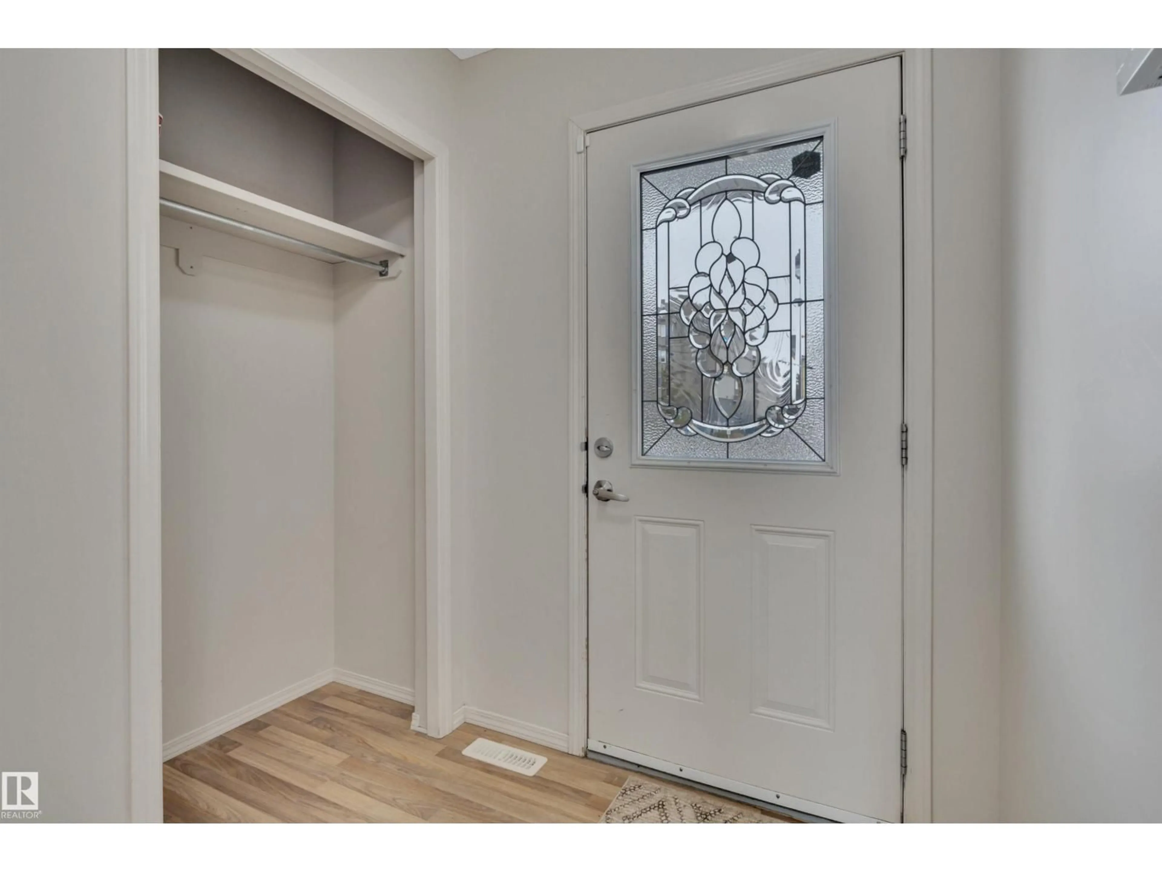 Indoor entryway for 178 KEYSTONE CR, Leduc Alberta T9E0J5