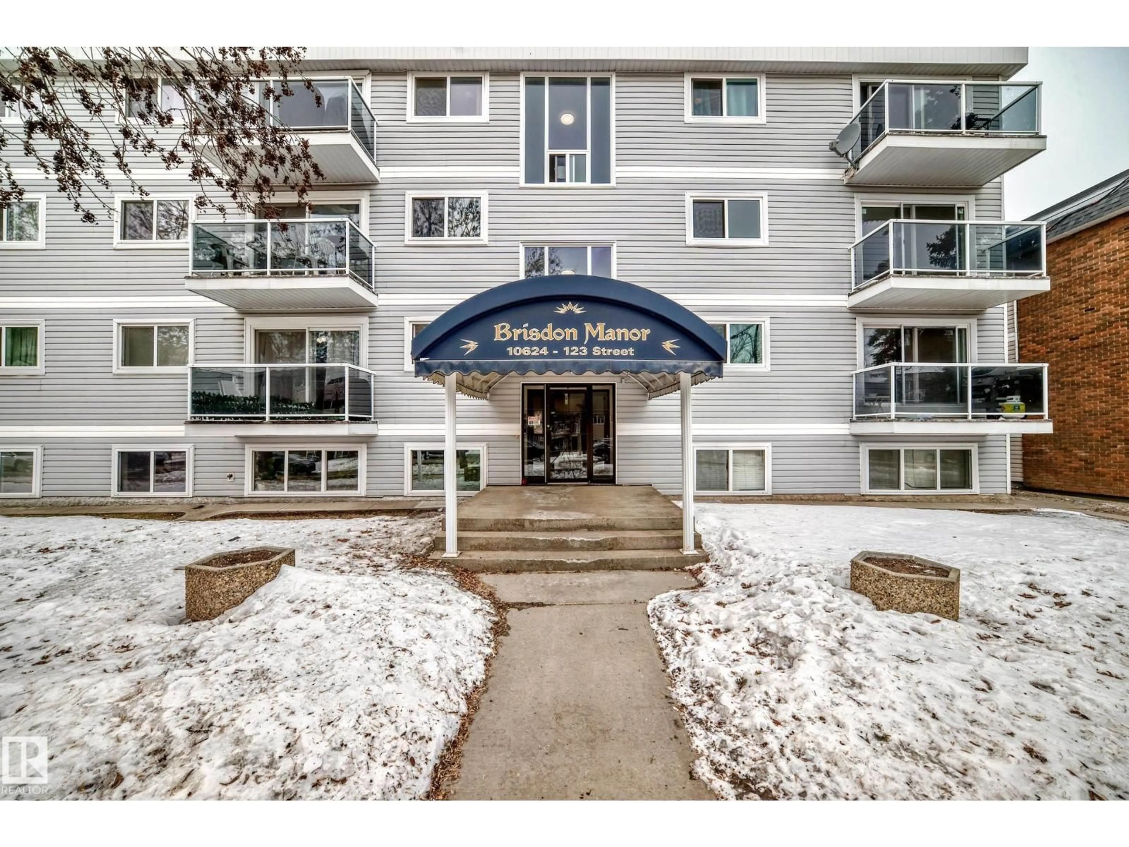 Indoor foyer for 403 - 10624 123 ST, Edmonton Alberta T5N1P2