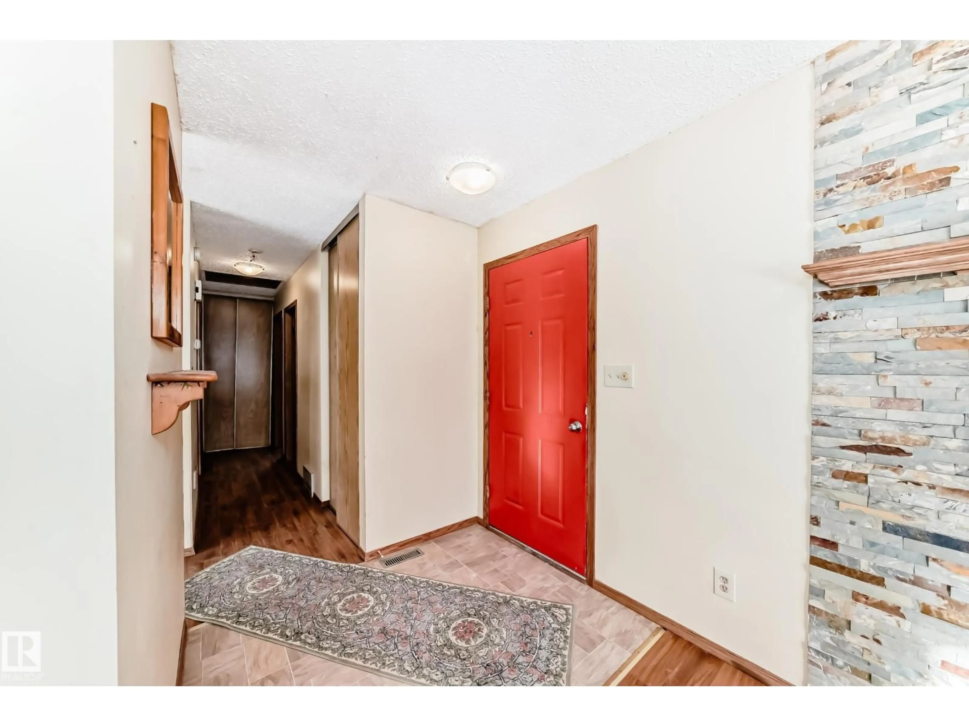 Indoor entryway for 100 23016 TWP RD 504, Rural Leduc County Alberta T0B3M1