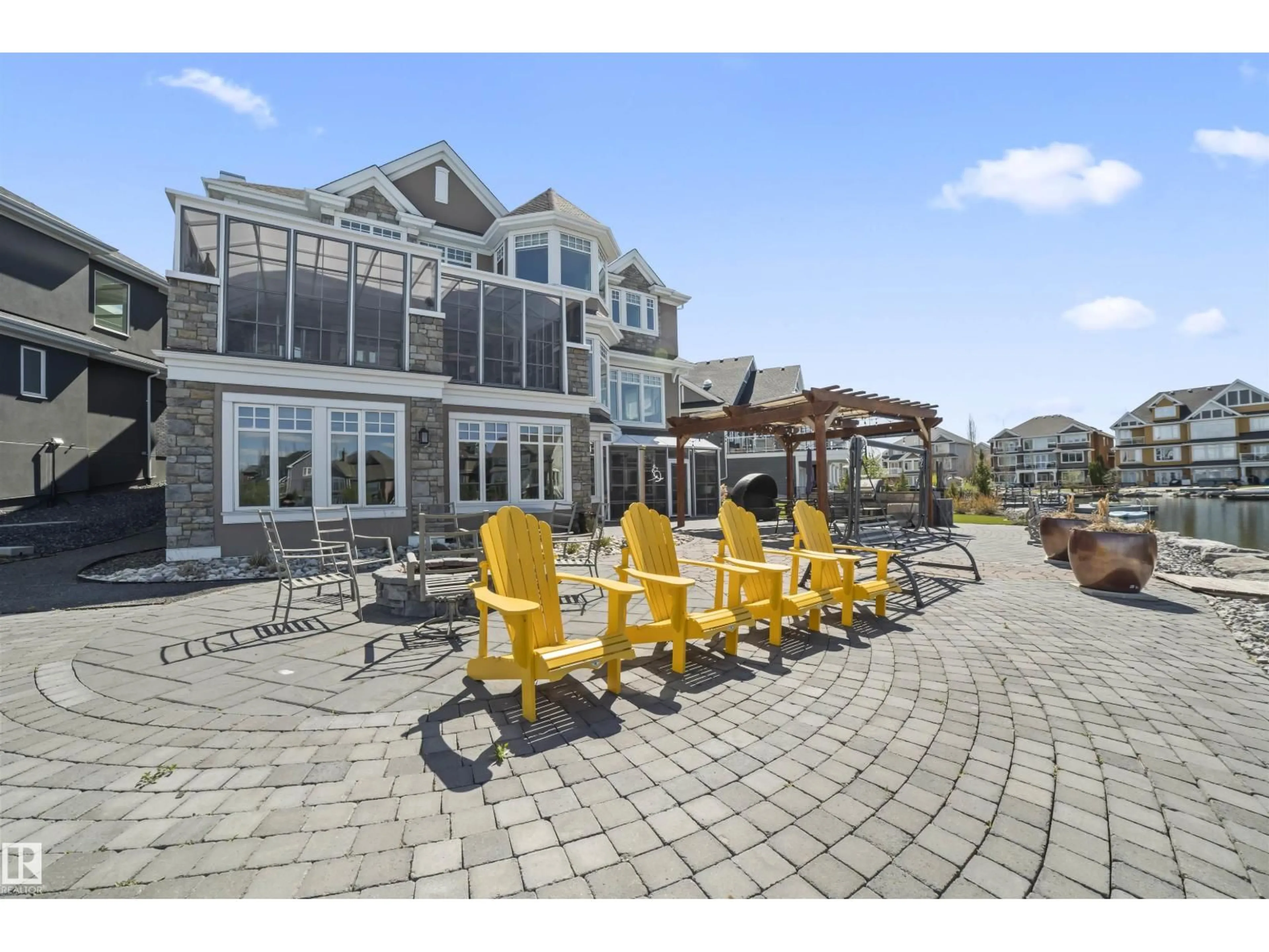 Patio, unknown for 8948 20 AV, Edmonton Alberta T6X2C5