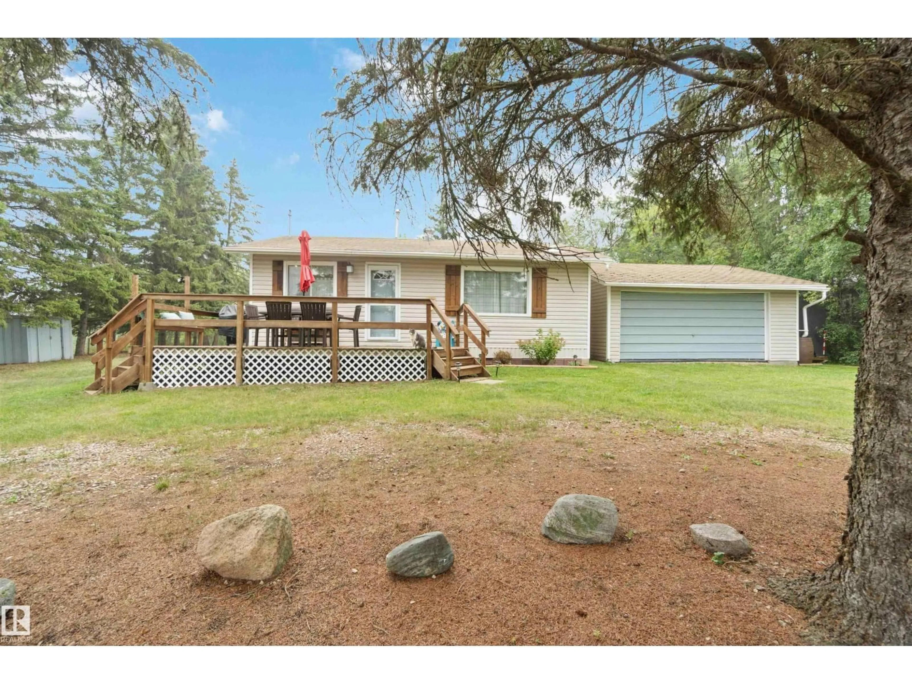 A pic from outside/outdoor area/front of a property/back of a property/a pic from drone, unknown for 667 RANGE ROAD 124, Rural Smoky Lake County Alberta T0A3E0