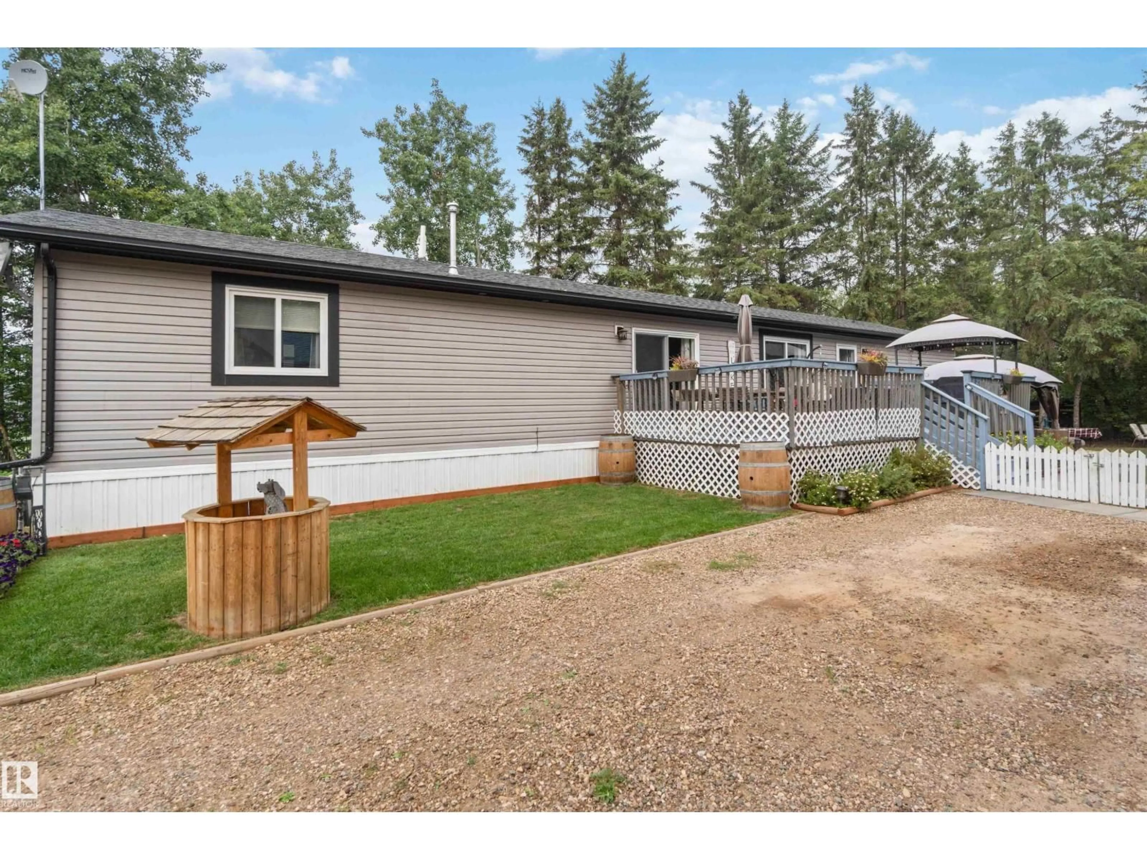 Home with vinyl exterior material, unknown for 665 RANGE ROAD 124, Rural Smoky Lake County Alberta T0A3E0