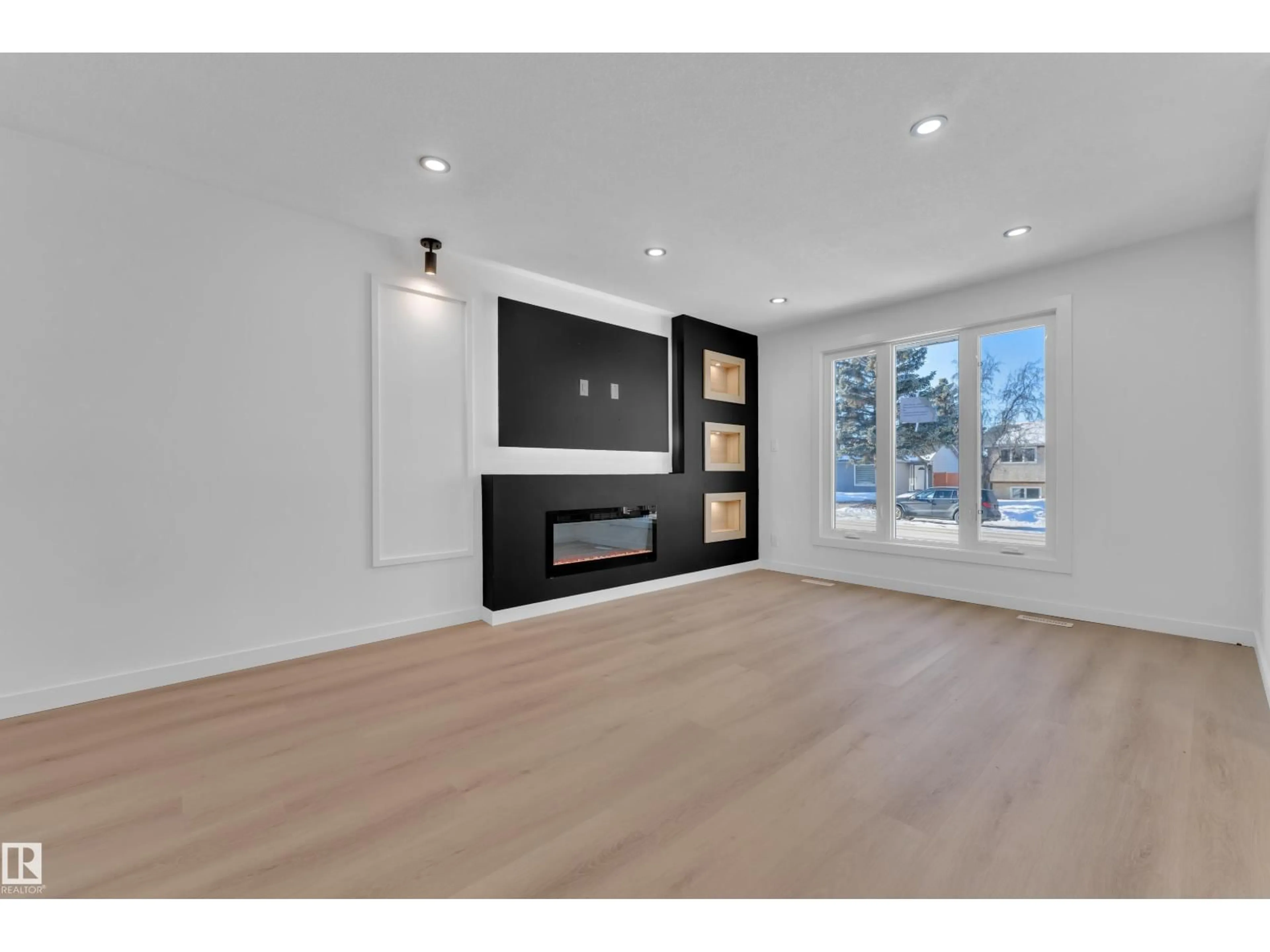 Home theater for NW - 1755 37 ST, Edmonton Alberta T6L2P6